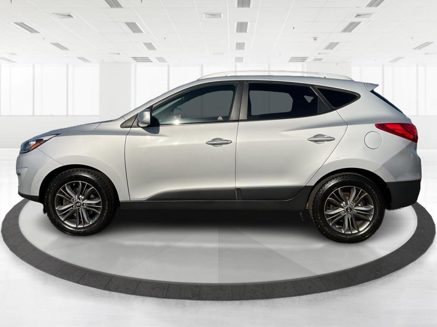 2014 Hyundai Tucson SE (KM8JUCAG8EU) with an Theta II 2.4L I-4 gasoline direct injection engine, located at 1230 East Main St, Xenia, OH, 45385, (937) 908-9800, 39.688026, -83.910172 - Photo#5