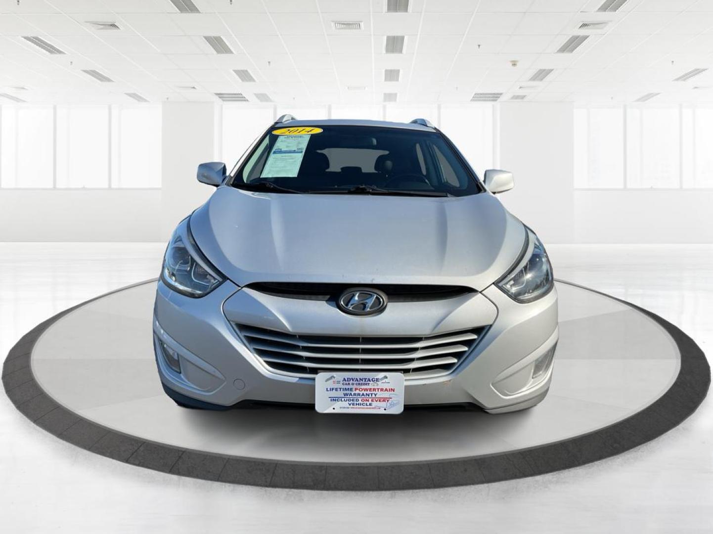 2014 Hyundai Tucson SE (KM8JUCAG8EU) with an Theta II 2.4L I-4 gasoline direct injection engine, located at 1230 East Main St, Xenia, OH, 45385, (937) 908-9800, 39.688026, -83.910172 - Photo#6