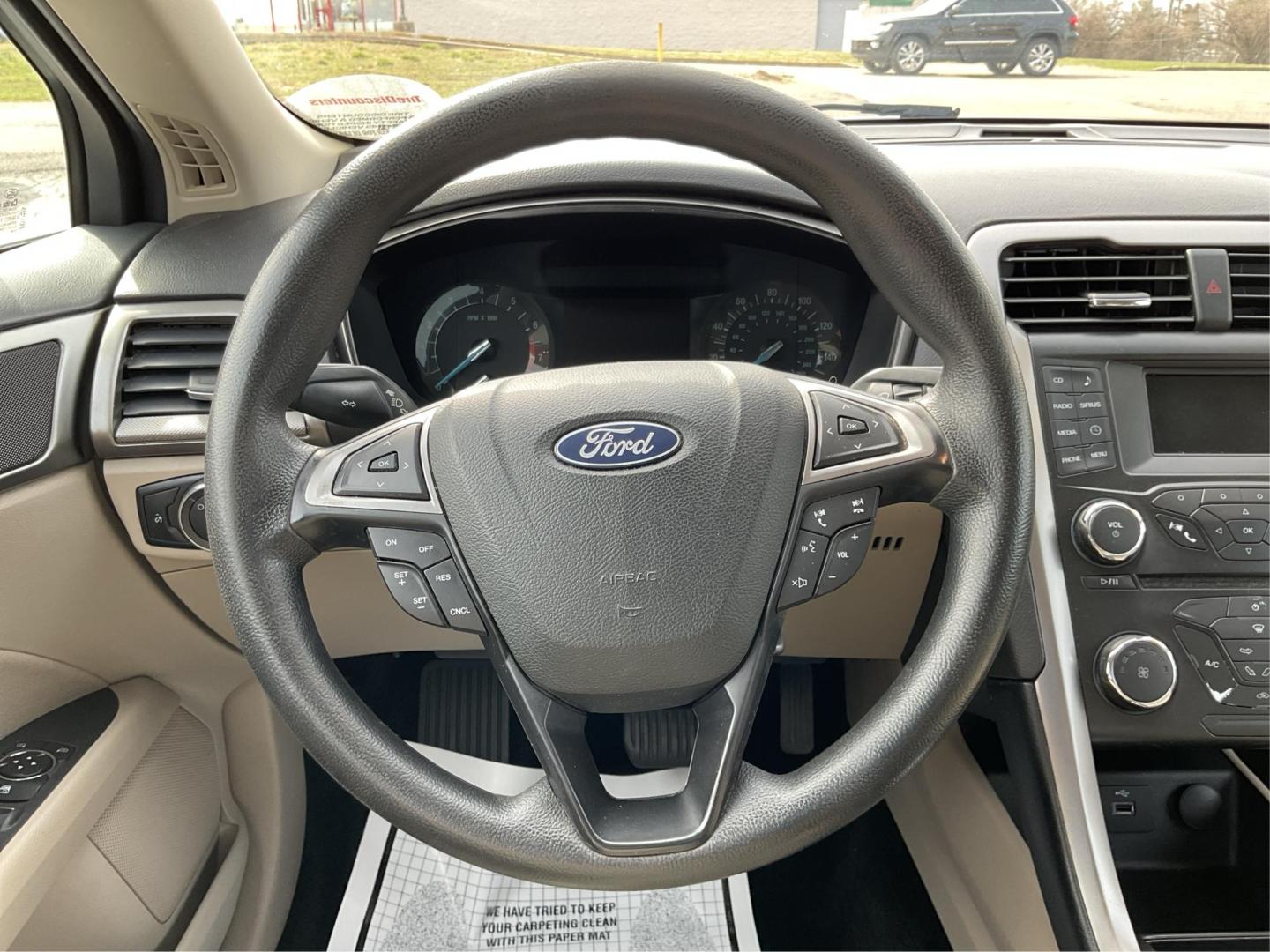 2018 Ford Fusion SE (3FA6P0H79JR) with an Duratec 2.5L I-4 DOHC engine, located at 1230 East Main St, Xenia, OH, 45385, (937) 908-9800, 39.688026, -83.910172 - Photo#15