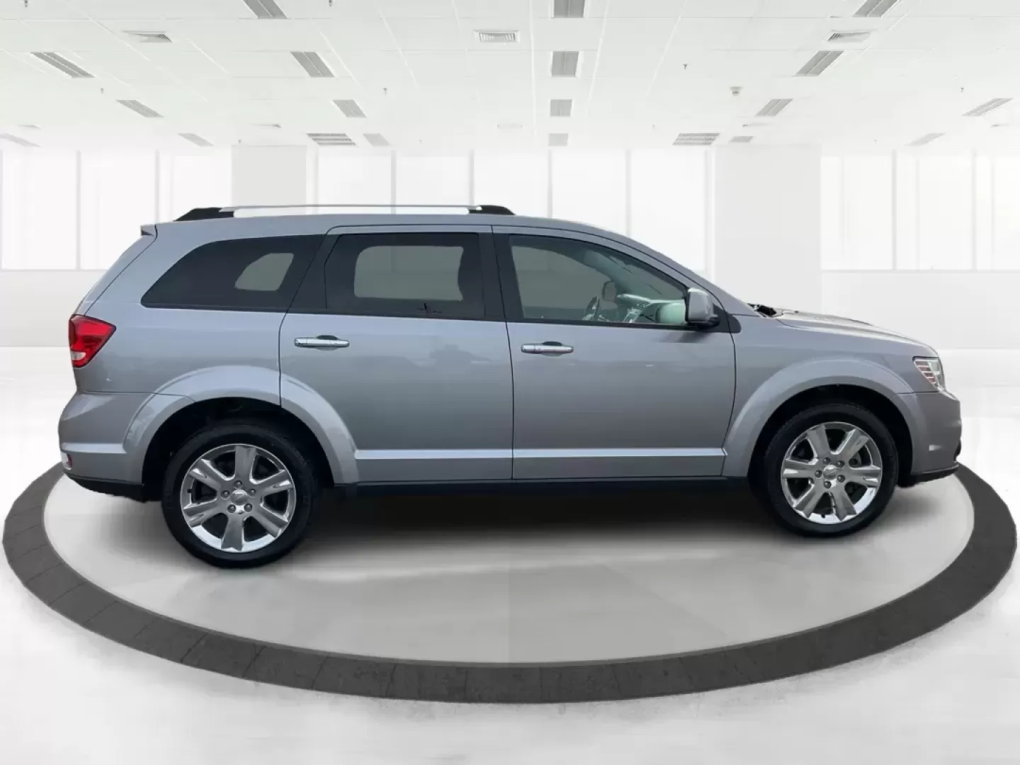 2017 Dodge Journey SXT AWD (3C4PDDBG9HT) with an Pentastar 3.6L V-6 DOHC engine, located at 880 E. National Road, Vandalia, OH, 45377, (937) 908-9800, 39.891918, -84.183594 - Photo#1