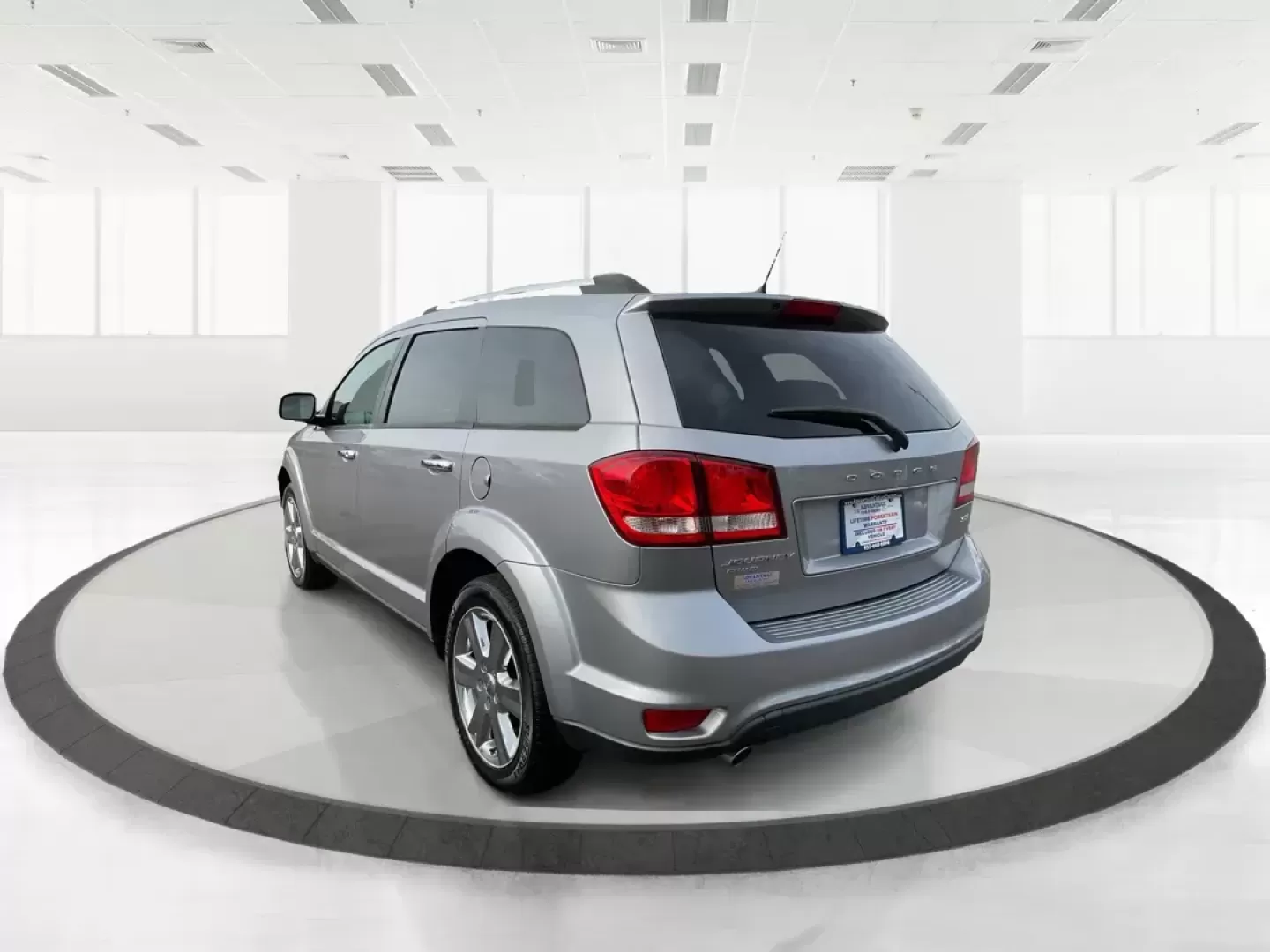 2017 Dodge Journey SXT AWD (3C4PDDBG9HT) with an Pentastar 3.6L V-6 DOHC engine, located at 880 E. National Road, Vandalia, OH, 45377, (937) 908-9800, 39.891918, -84.183594 - Photo#4