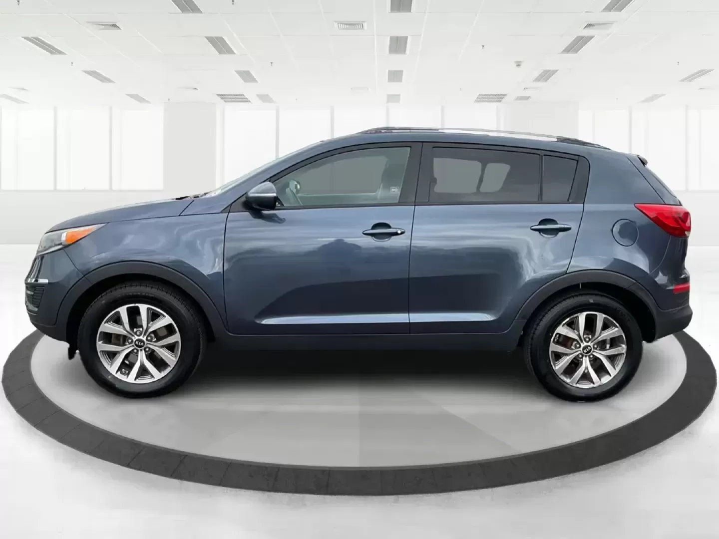 2014 Kia Sportage LX (KNDPBCAC3E7) with an 2.4L I-4 gasoline direct injection engine, located at 880 E. National Road, Vandalia, OH, 45377, (937) 908-9800, 39.891918, -84.183594 - Photo#5