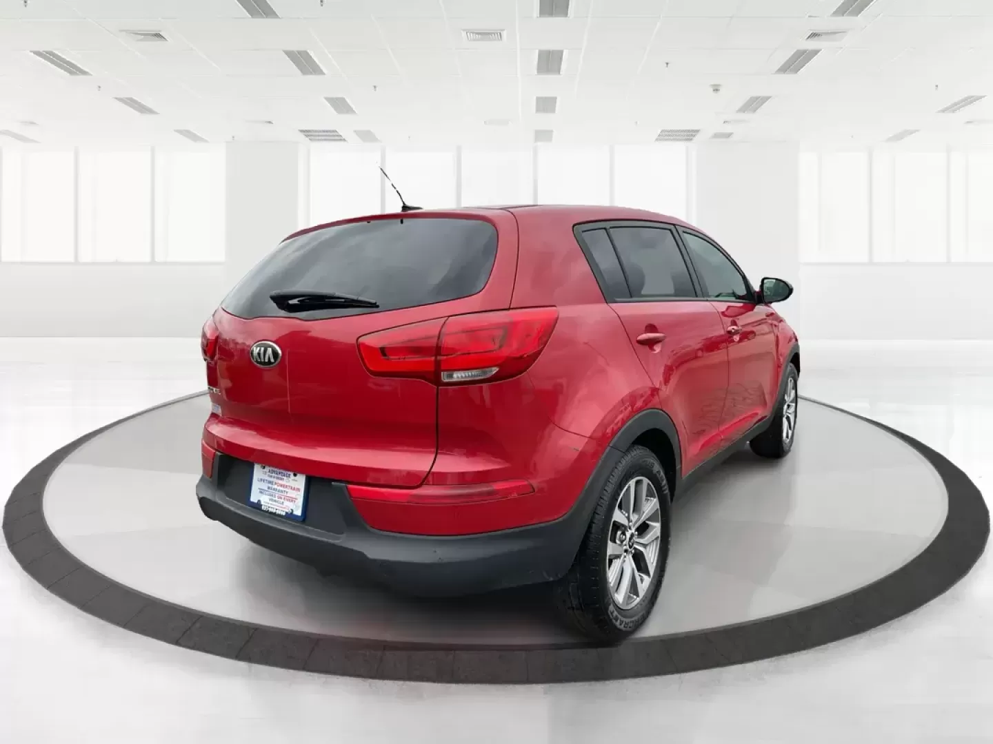 2014 Kia Sportage LX (KNDPB3AC1E7) with an 2.4L I-4 gasoline direct injection engine, located at 1230 East Main St, Xenia, OH, 45385, (937) 908-9800, 39.688026, -83.910172 - Photo#2