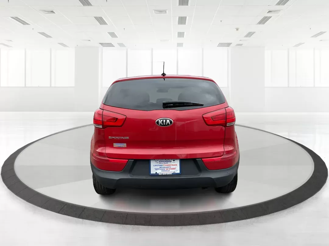 2014 Kia Sportage LX (KNDPB3AC1E7) with an 2.4L I-4 gasoline direct injection engine, located at 1230 East Main St, Xenia, OH, 45385, (937) 908-9800, 39.688026, -83.910172 - Photo#3