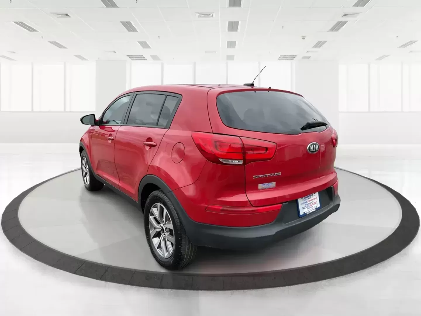 2014 Kia Sportage LX (KNDPB3AC1E7) with an 2.4L I-4 gasoline direct injection engine, located at 1230 East Main St, Xenia, OH, 45385, (937) 908-9800, 39.688026, -83.910172 - Photo#4