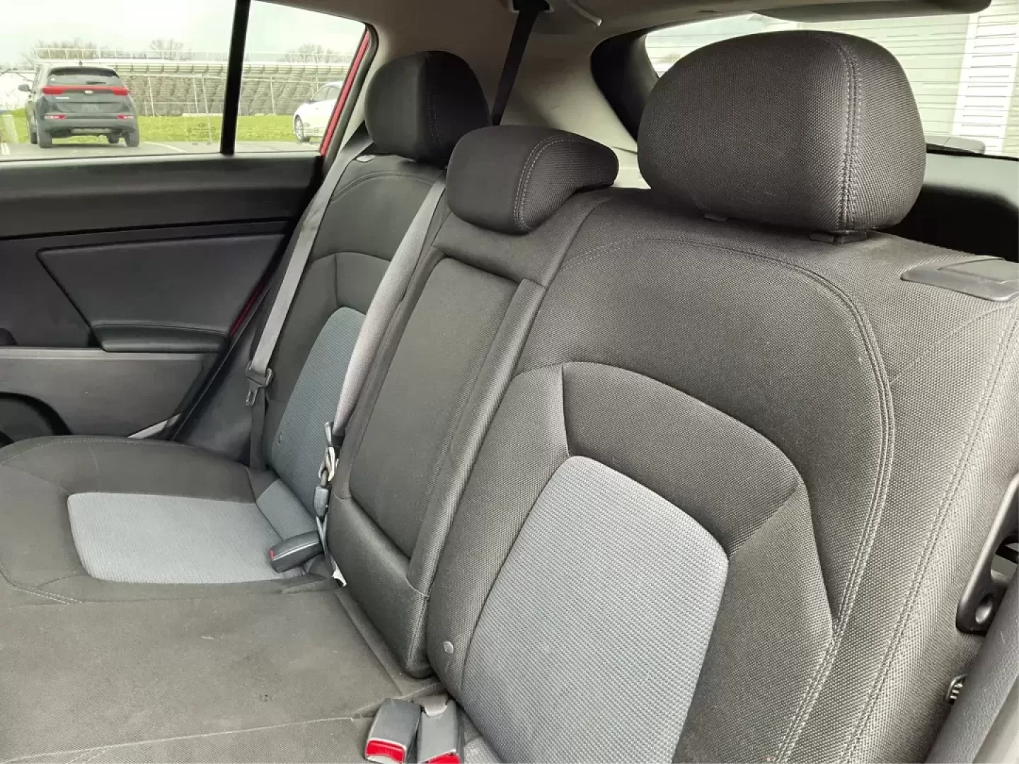 2014 Kia Sportage LX (KNDPB3AC1E7) with an 2.4L I-4 gasoline direct injection engine, located at 1230 East Main St, Xenia, OH, 45385, (937) 908-9800, 39.688026, -83.910172 - Photo#9