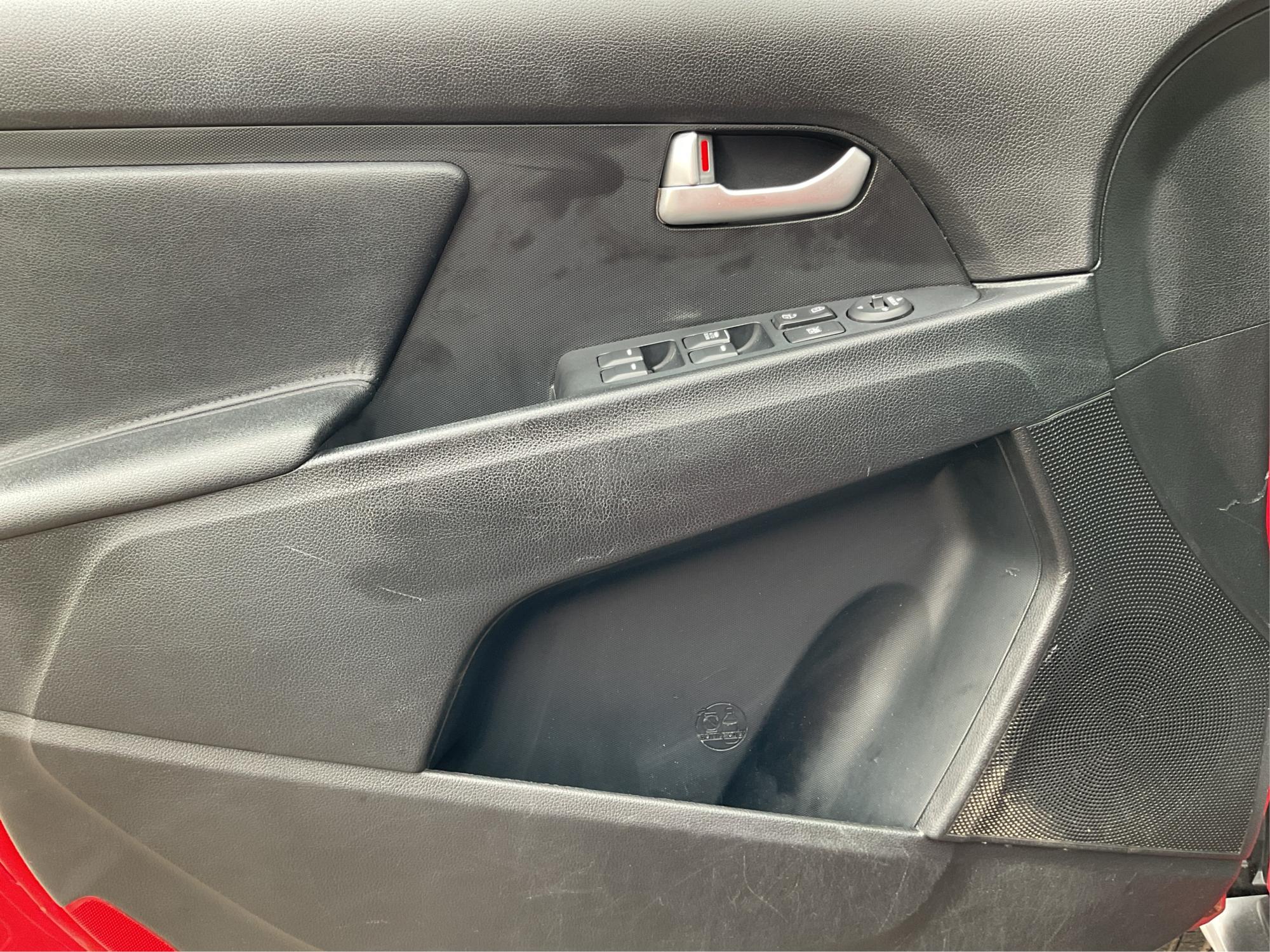 2014 Kia Sportage LX (KNDPB3AC1E7) with an 2.4L I-4 gasoline direct injection engine, located at 8750 N County Rd 25A, Piqua, OH, 45356, (937) 908-9800, 40.164391, -84.232513 - Photo#16