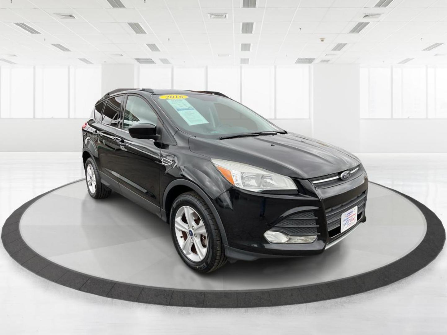 2016 Ford Escape SE (1FMCU9G96GU) with an EcoBoost 1.6L I-4 gasoline direct injection engine, located at 1230 East Main St, Xenia, OH, 45385, (937) 908-9800, 39.688026, -83.910172 - Photo#0