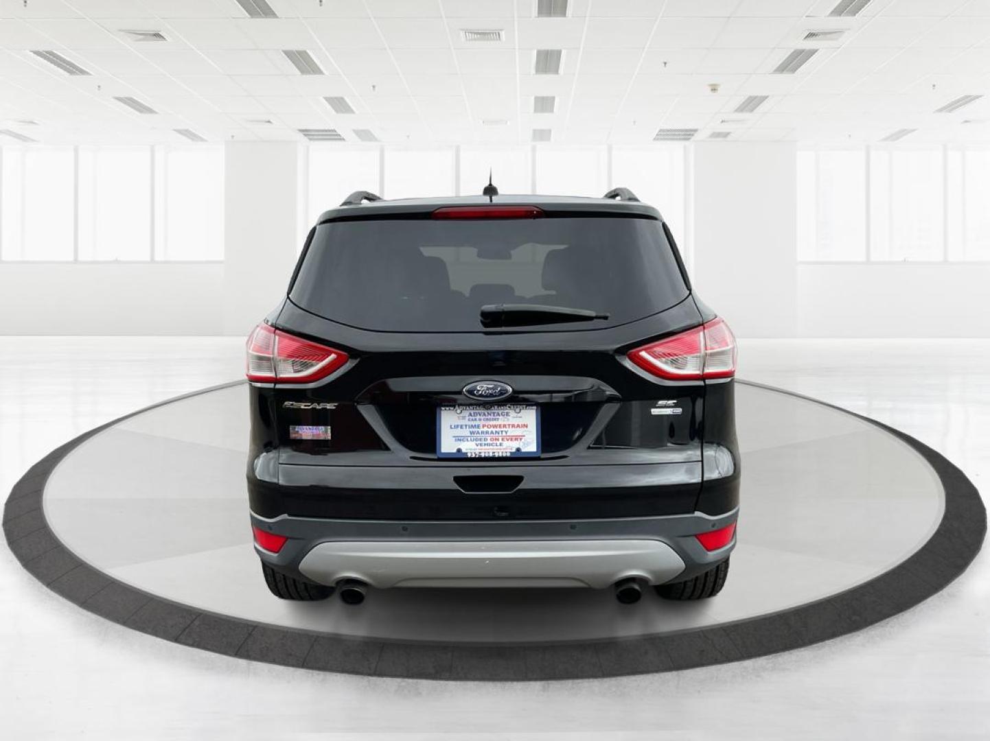 2016 Ford Escape SE (1FMCU9G96GU) with an EcoBoost 1.6L I-4 gasoline direct injection engine, located at 1230 East Main St, Xenia, OH, 45385, (937) 908-9800, 39.688026, -83.910172 - Photo#2