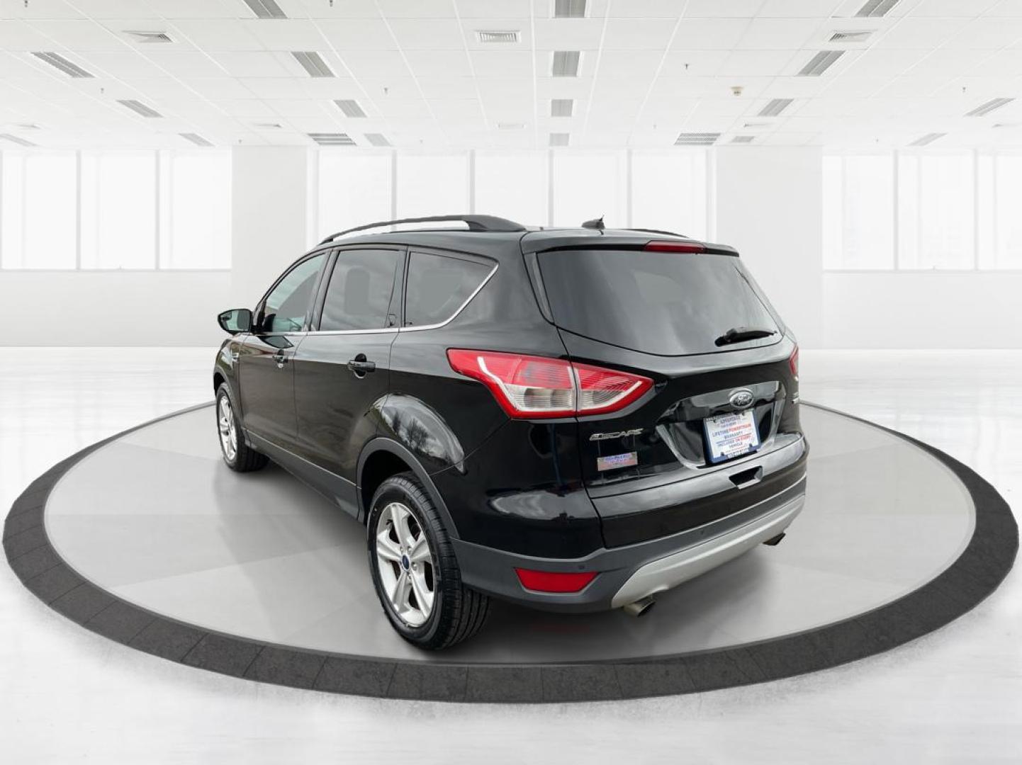 2016 Ford Escape SE (1FMCU9G96GU) with an EcoBoost 1.6L I-4 gasoline direct injection engine, located at 1230 East Main St, Xenia, OH, 45385, (937) 908-9800, 39.688026, -83.910172 - Photo#3