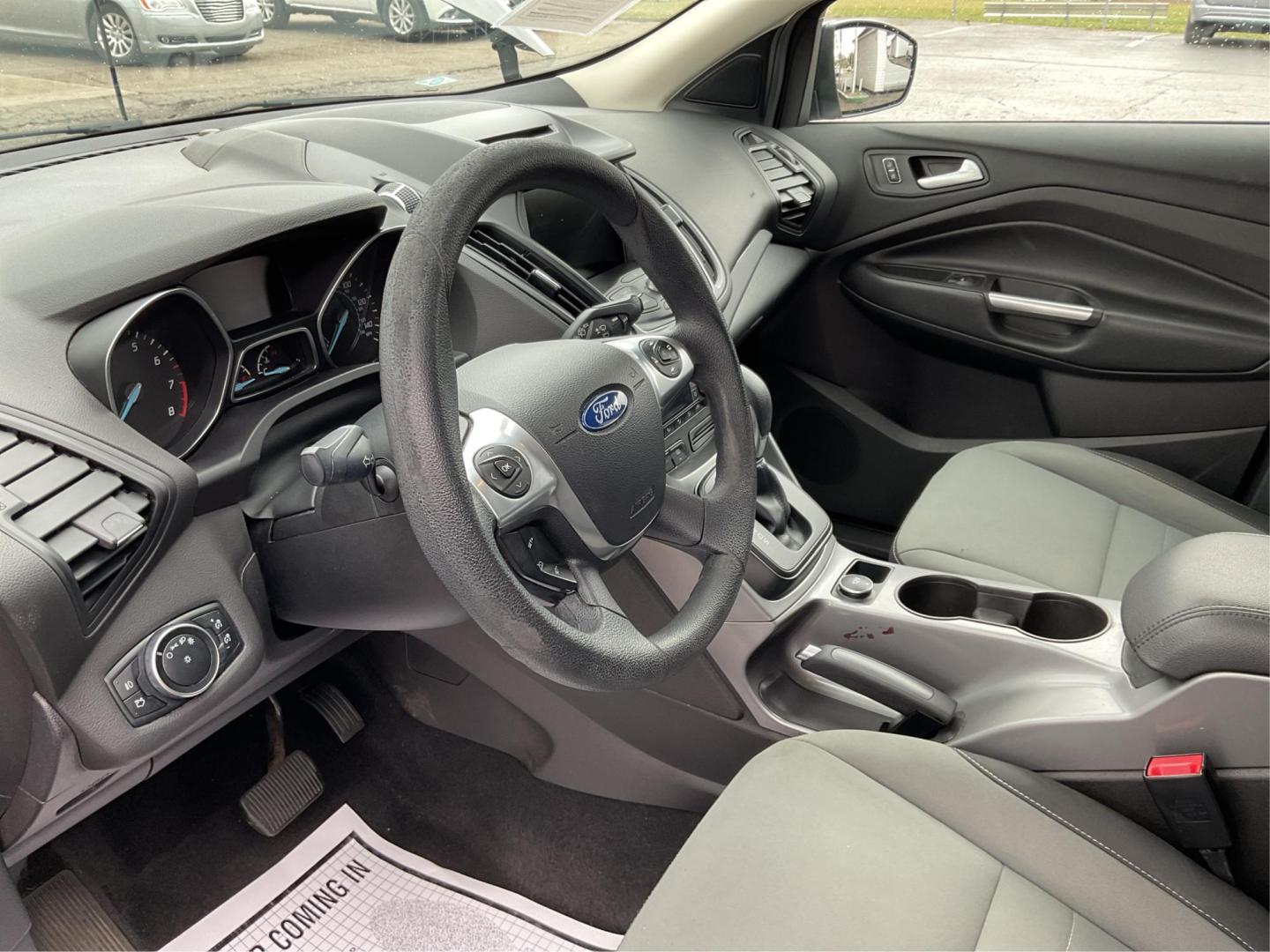 2016 Ford Escape SE (1FMCU9G96GU) with an EcoBoost 1.6L I-4 gasoline direct injection engine, located at 1230 East Main St, Xenia, OH, 45385, (937) 908-9800, 39.688026, -83.910172 - Photo#7