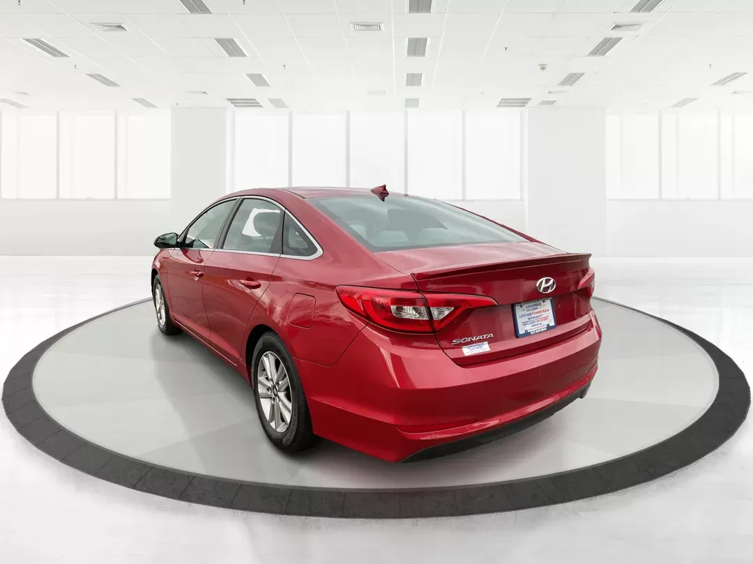 2017 Hyundai Sonata Base/SE (5NPE24AF8HH) with an Other engine, located at 1184 Kauffman Ave, Fairborn, OH, 45324, (937) 908-9800, 39.807072, -84.030914 - Photo#5