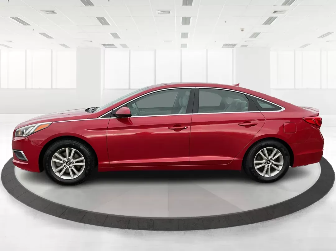 2017 Hyundai Sonata Base/SE (5NPE24AF8HH) with an Other engine, located at 1184 Kauffman Ave, Fairborn, OH, 45324, (937) 908-9800, 39.807072, -84.030914 - Photo#6