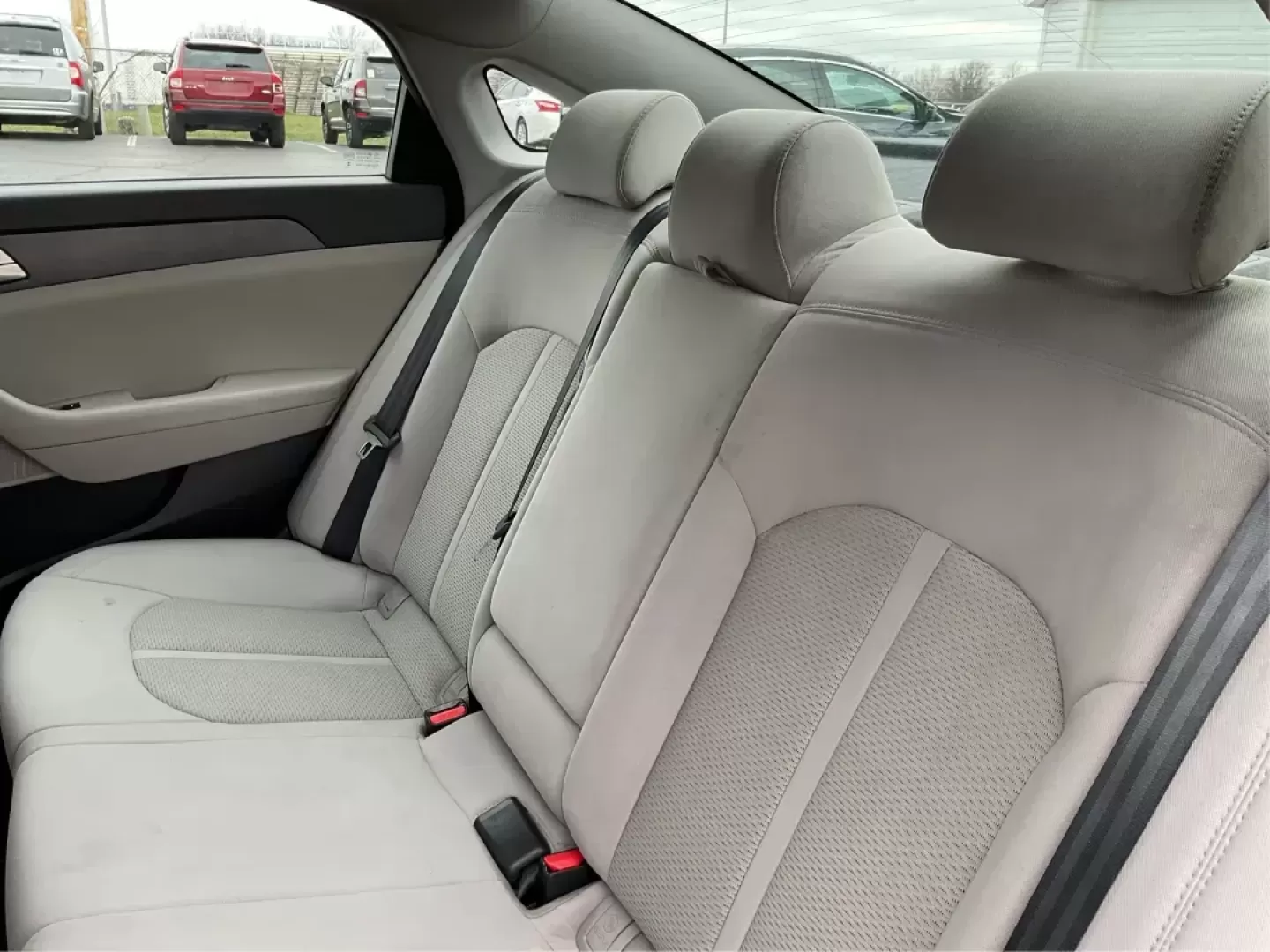 2017 Hyundai Sonata Base/SE (5NPE24AF8HH) with an Other engine, located at 1184 Kauffman Ave, Fairborn, OH, 45324, (937) 908-9800, 39.807072, -84.030914 - Photo#9