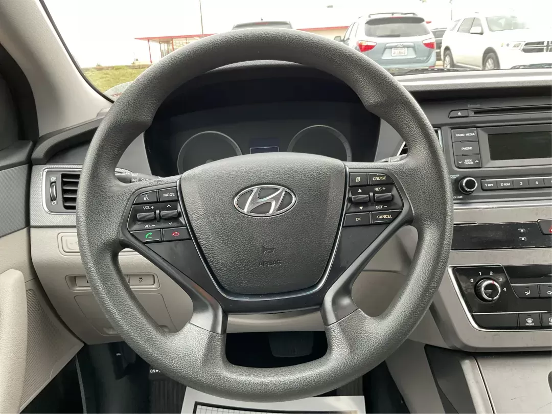 2017 Hyundai Sonata Base/SE (5NPE24AF8HH) with an Other engine, located at 1184 Kauffman Ave, Fairborn, OH, 45324, (937) 908-9800, 39.807072, -84.030914 - Photo#16