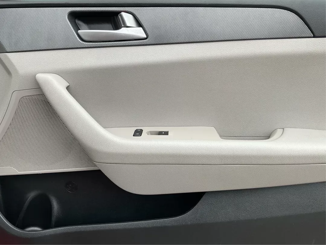 2017 Hyundai Sonata Base/SE (5NPE24AF8HH) with an Other engine, located at 1184 Kauffman Ave, Fairborn, OH, 45324, (937) 908-9800, 39.807072, -84.030914 - Photo#18