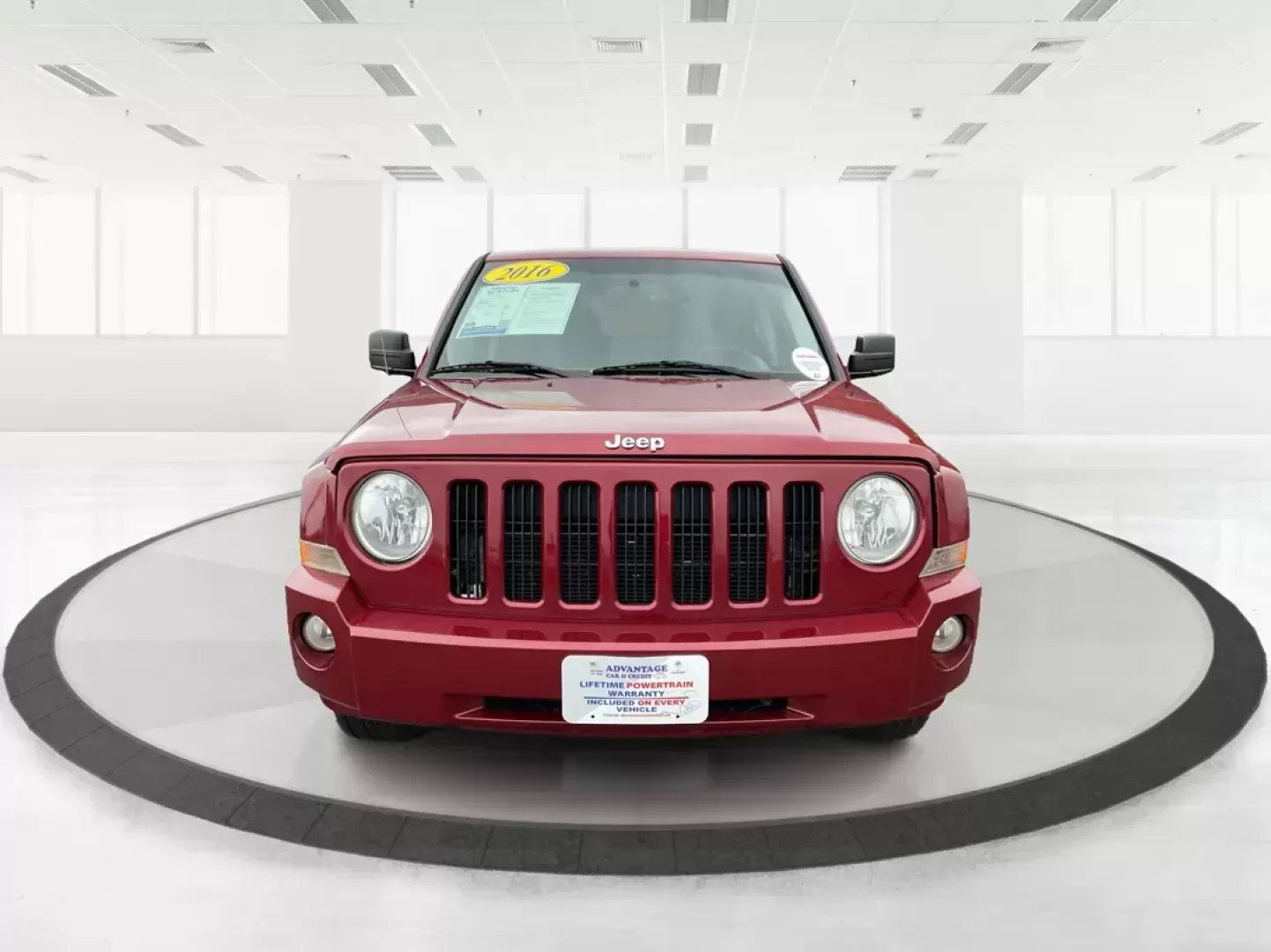 2016 Jeep Patriot Sport 2WD (1C4NJPBA4GD) with an 2.0L L4 DOHC 16V engine, located at 401 Woodman Dr, Riverside, OH, 45431, (937) 908-9800, 39.760899, -84.123421 - Photo#6