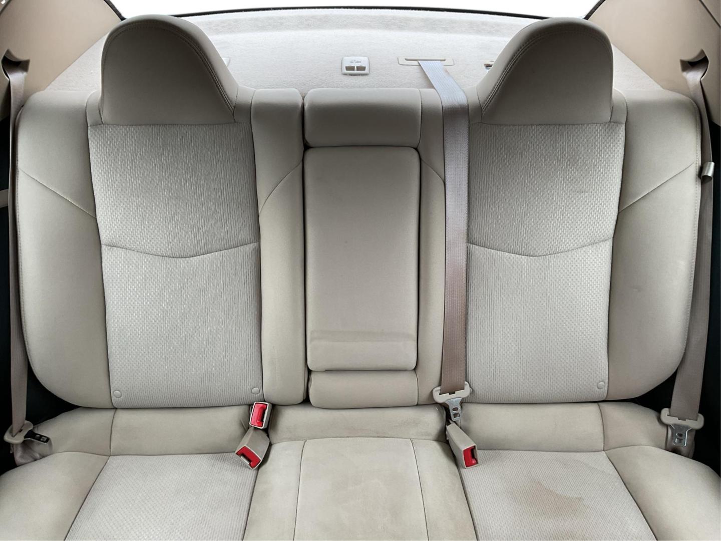2011 Chrysler 200 Touring (1C3BC1FG5BN) with an 3.6L V6 DOHC 24V FFV engine, 6-Speed Automatic transmission, located at 1230 East Main St, Xenia, OH, 45385, (937) 908-9800, 39.688026, -83.910172 - Photo#13