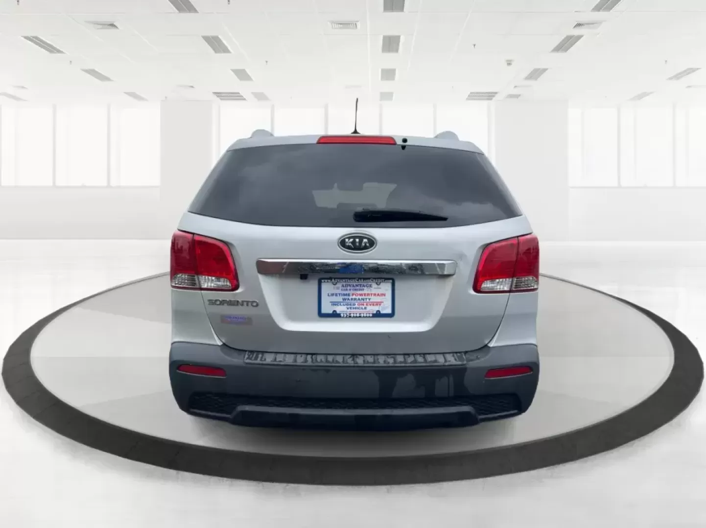 2013 Kia Sorento LX (5XYKT3A61DG) with an 2.4L I-4 gasoline direct injection engine, located at 401 Woodman Dr, Riverside, OH, 45431, (937) 908-9800, 39.760899, -84.123421 - 2013 Kia Sorento LX - Photo#3