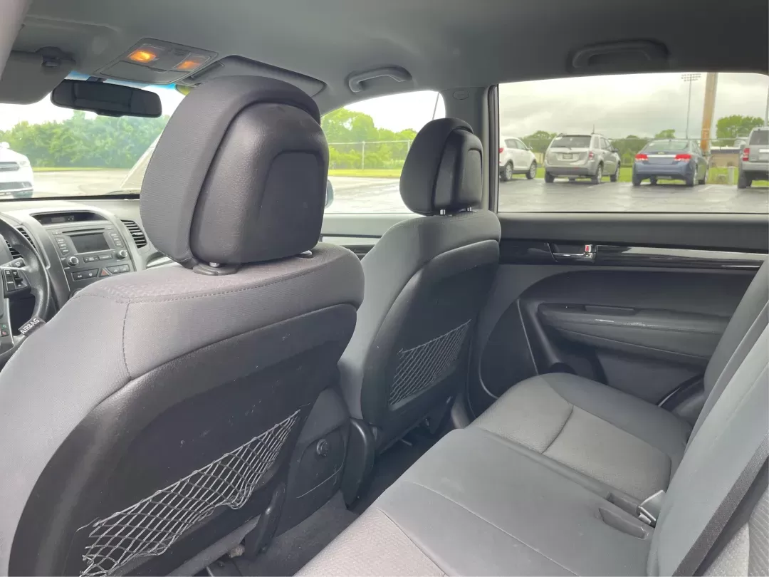 2013 Kia Sorento LX (5XYKT3A61DG) with an 2.4L I-4 gasoline direct injection engine, located at 401 Woodman Dr, Riverside, OH, 45431, (937) 908-9800, 39.760899, -84.123421 - 2013 Kia Sorento LX - Photo#9