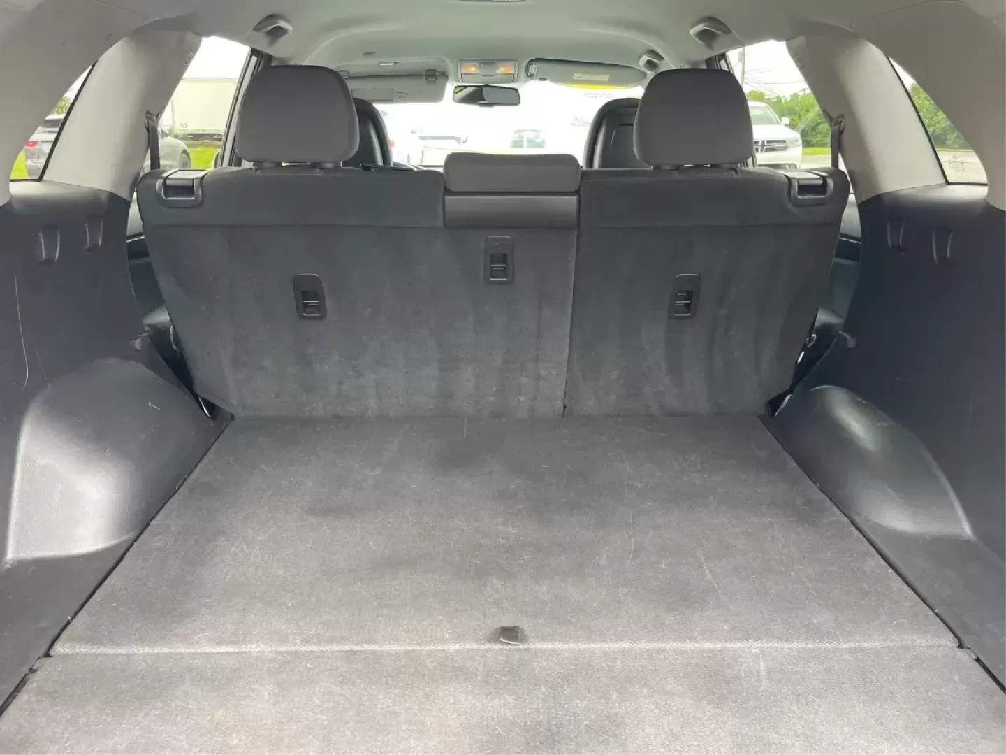 2013 Kia Sorento LX (5XYKT3A61DG) with an 2.4L I-4 gasoline direct injection engine, located at 401 Woodman Dr, Riverside, OH, 45431, (937) 908-9800, 39.760899, -84.123421 - 2013 Kia Sorento LX - Photo#11