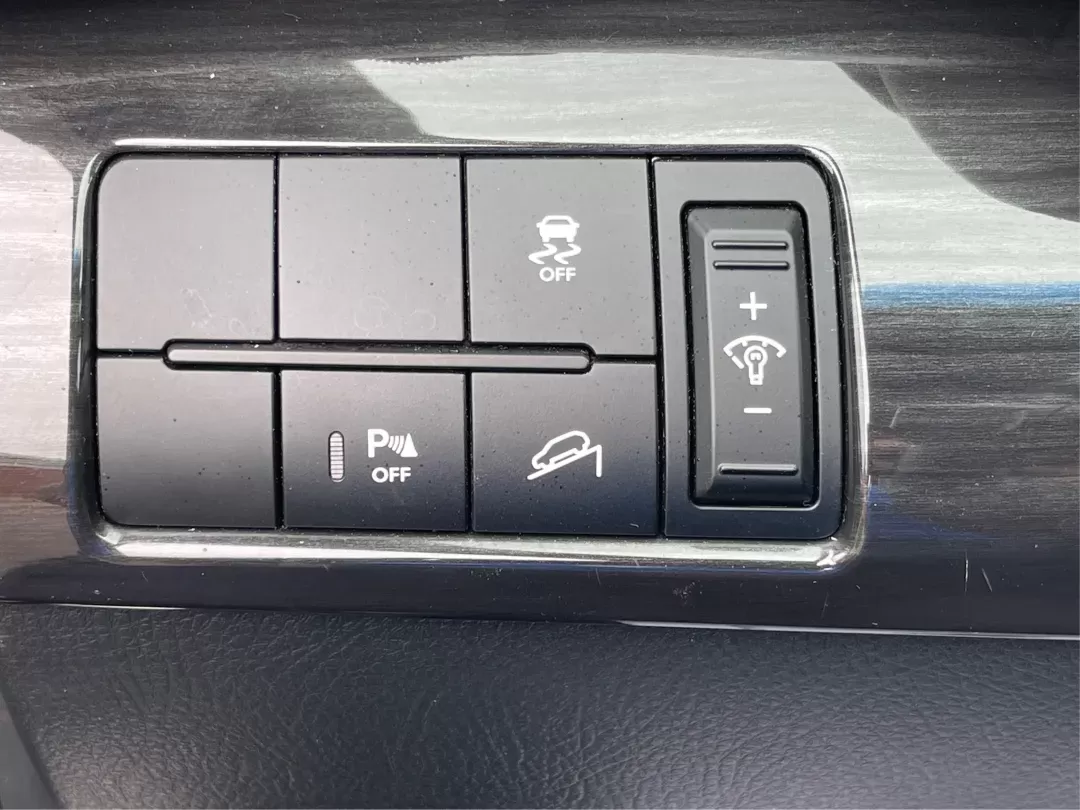 2013 Kia Sorento LX (5XYKT3A61DG) with an 2.4L I-4 gasoline direct injection engine, located at 401 Woodman Dr, Riverside, OH, 45431, (937) 908-9800, 39.760899, -84.123421 - 2013 Kia Sorento LX - Photo#16