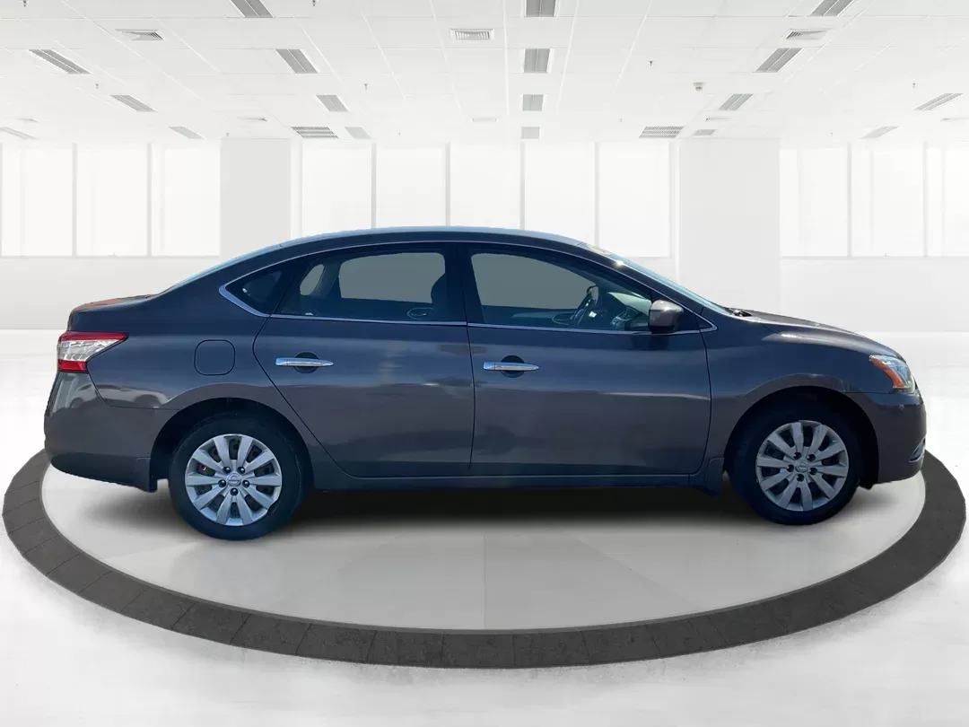 photo of 2015 Nissan Sentra SV