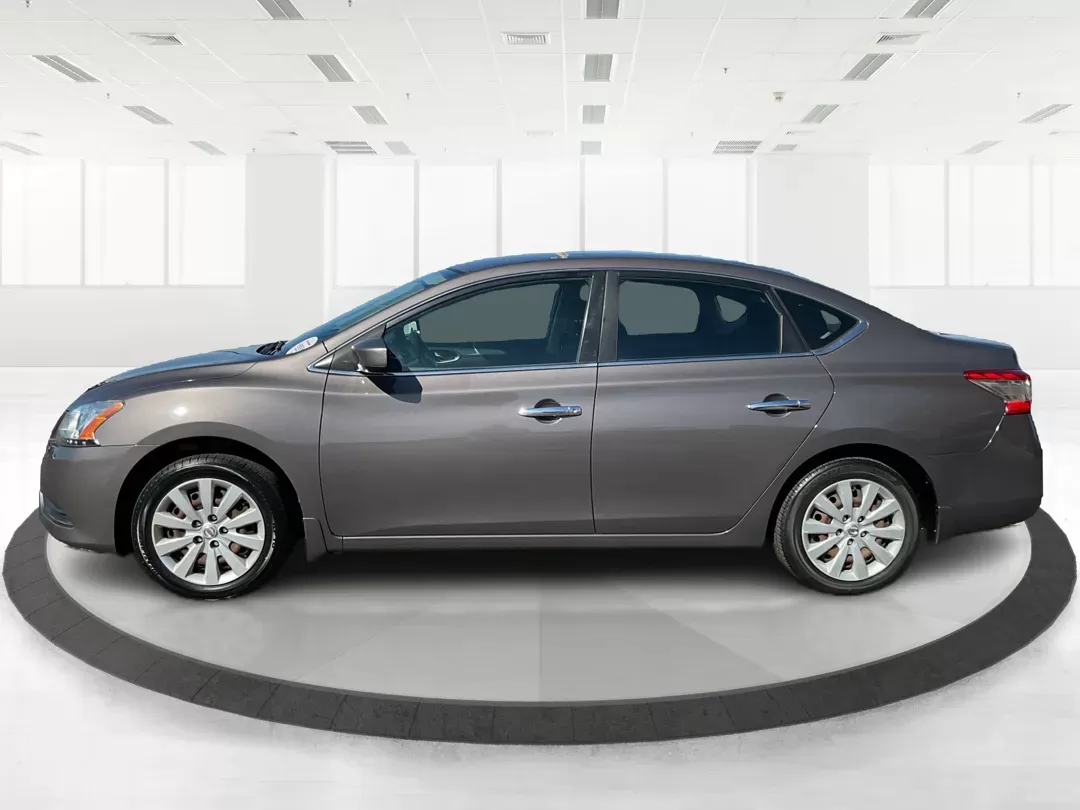 2015 Nissan Sentra SV (3N1AB7AP2FY) with an 1.8L I-4 DOHC engine, located at 880 E. National Road, Vandalia, OH, 45377, (937) 908-9800, 39.891918, -84.183594 - Photo#5