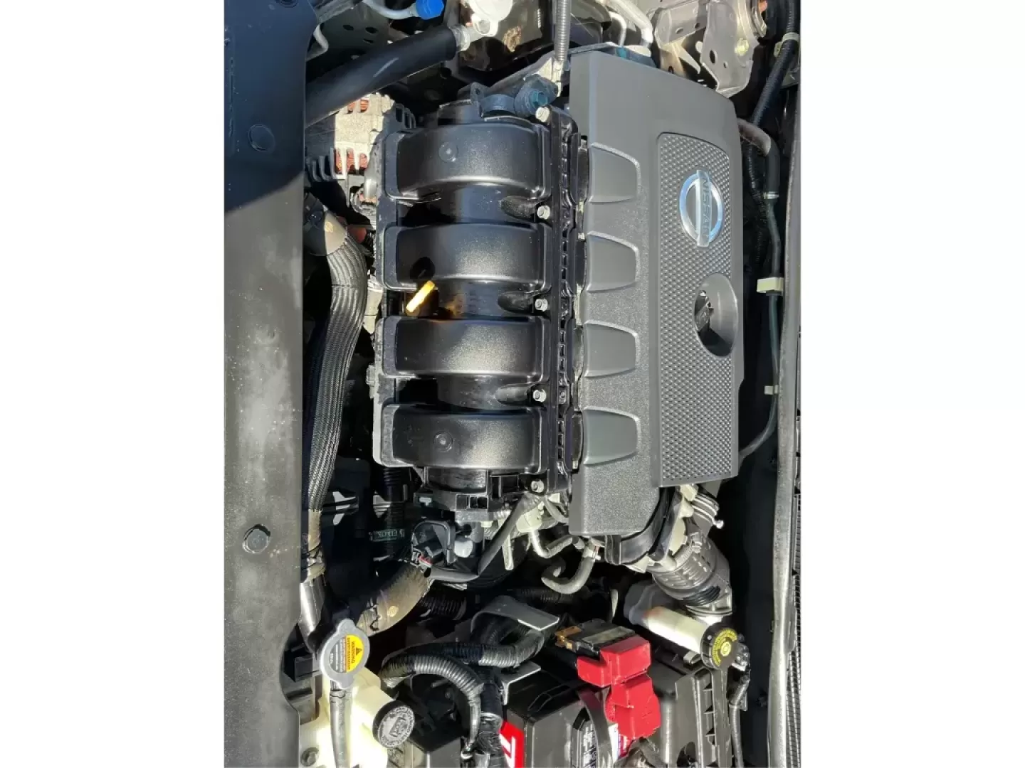 2015 Nissan Sentra SV (3N1AB7AP2FY) with an 1.8L I-4 DOHC engine, located at 880 E. National Road, Vandalia, OH, 45377, (937) 908-9800, 39.891918, -84.183594 - Photo#10