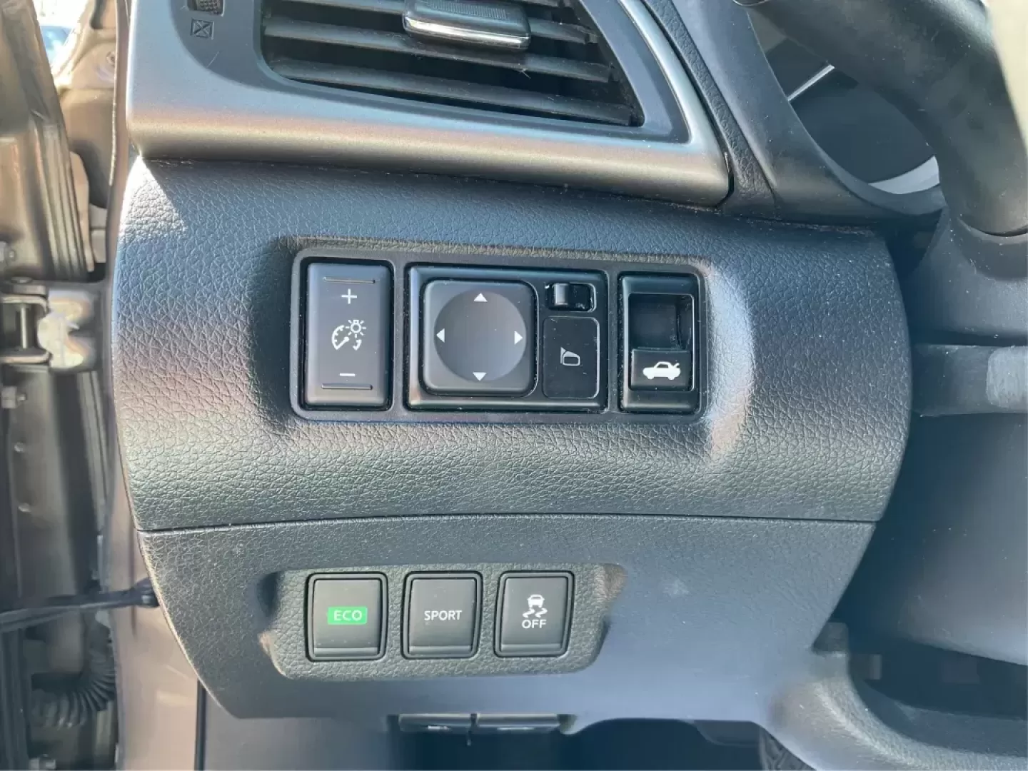 2015 Nissan Sentra SV (3N1AB7AP2FY) with an 1.8L I-4 DOHC engine, located at 880 E. National Road, Vandalia, OH, 45377, (937) 908-9800, 39.891918, -84.183594 - Photo#16
