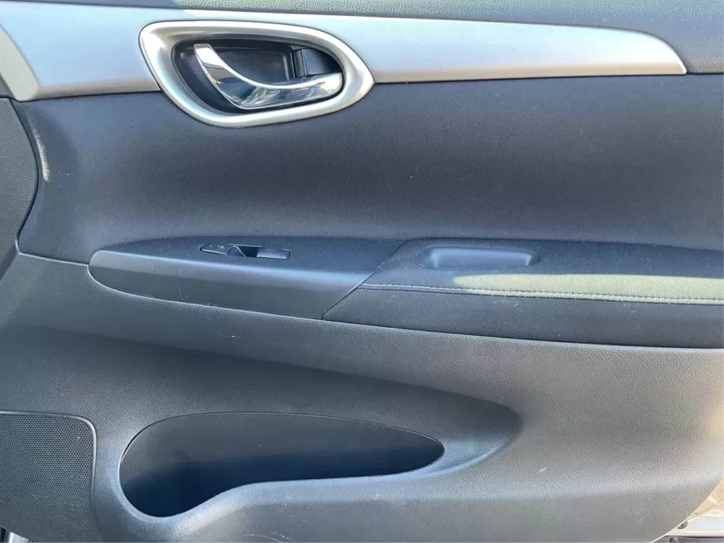 2015 Nissan Sentra SV (3N1AB7AP2FY) with an 1.8L I-4 DOHC engine, located at 880 E. National Road, Vandalia, OH, 45377, (937) 908-9800, 39.891918, -84.183594 - Photo#18
