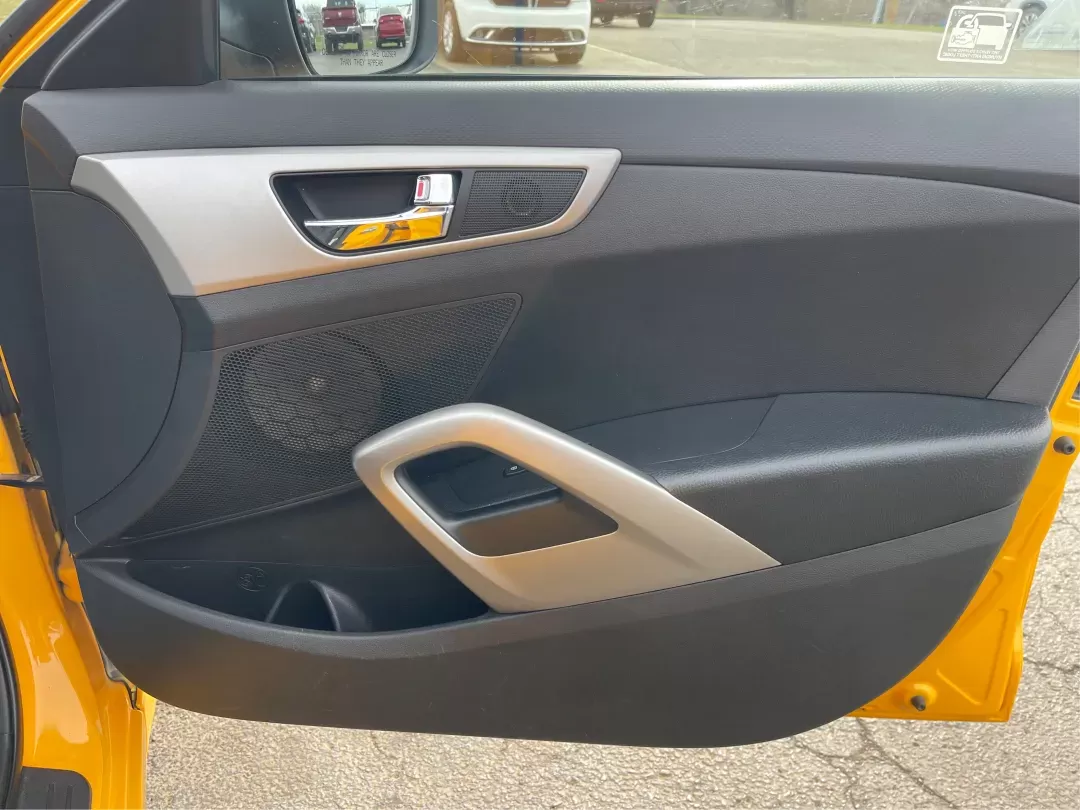 2015 Hyundai Veloster Base (KMHTC6AD3FU) with an Other engine, located at 1184 Kauffman Ave, Fairborn, OH, 45324, (937) 908-9800, 39.807072, -84.030914 - Photo#19