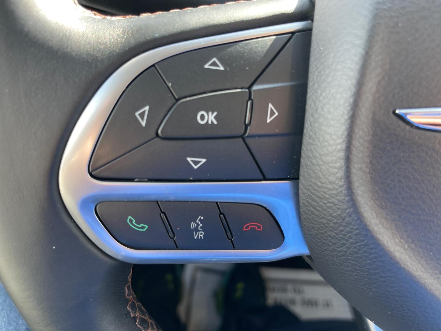 2017 Chrysler Pacifica Touring-L (2C4RC1BG2HR) with an 3.6L V-6 DOHC engine, located at 1230 East Main St, Xenia, OH, 45385, (937) 908-9800, 39.688026, -83.910172 - Photo#15