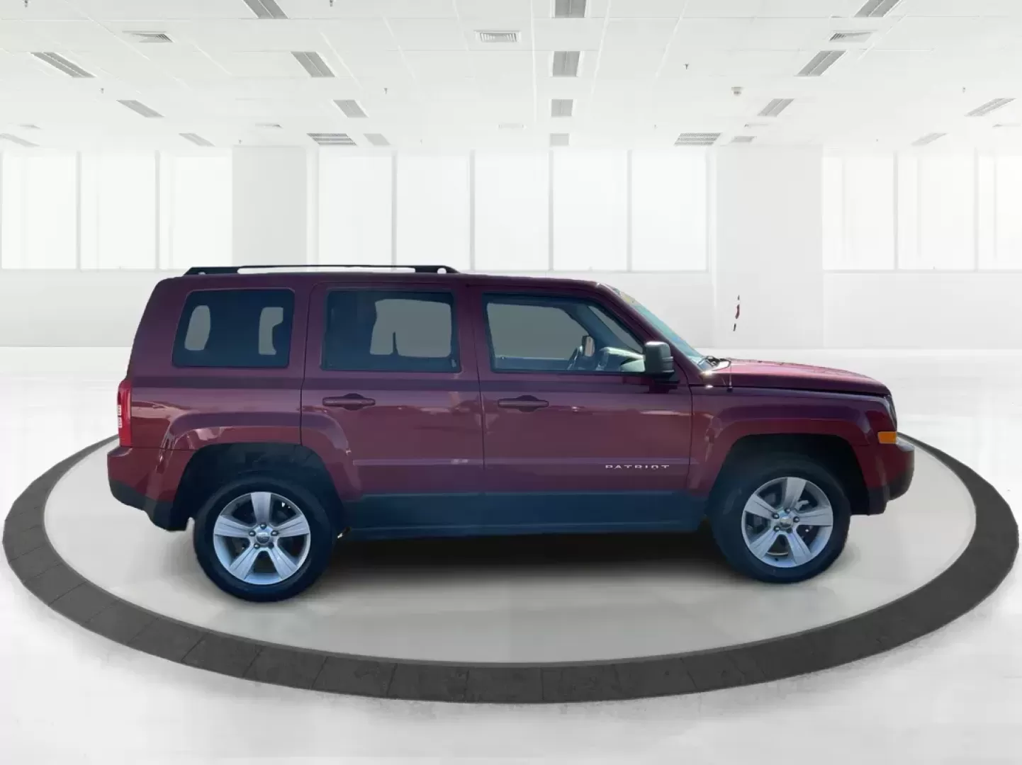 2015 Jeep Patriot Latitude (1C4NJRFB2FD) with an 2.4L I-4 DOHC engine, located at 1099 N County Rd 25A, Troy, OH, 45373, (937) 908-9800, 40.057079, -84.212883 - Photo#1