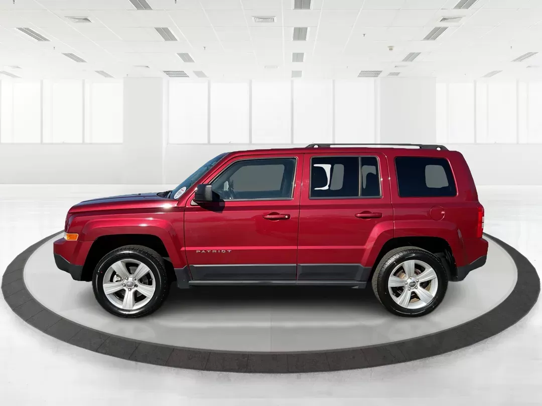 2015 Jeep Patriot Latitude (1C4NJRFB2FD) with an 2.4L I-4 DOHC engine, located at 1099 N County Rd 25A , Troy, OH, 45373, (937) 908-9800, 40.057079, -84.212883 - 2015 Jeep Patriot Latitude - Photo#4