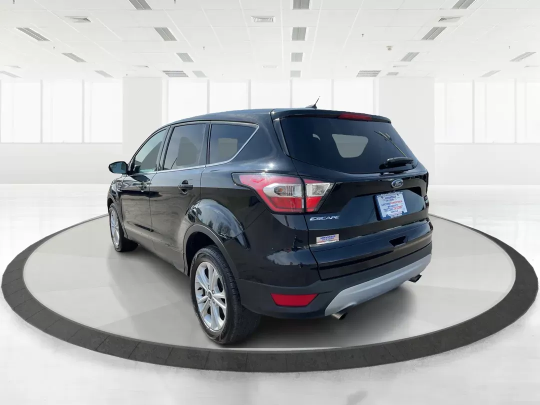 2017 Ford Escape SE (1FMCU0G9XHU) with an EcoBoost 1.5L I-4 gasoline direct injection engine, located at 4508 South Dixie Dr, Moraine, OH, 45439, (937) 908-9800, 39.689976, -84.218452 - 2017 Ford Escape SE - Photo#4