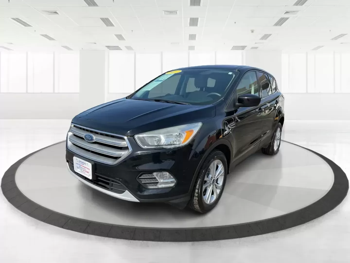 2017 Ford Escape SE (1FMCU0G9XHU) with an EcoBoost 1.5L I-4 gasoline direct injection engine, located at 4508 South Dixie Dr, Moraine, OH, 45439, (937) 908-9800, 39.689976, -84.218452 - Photo#7