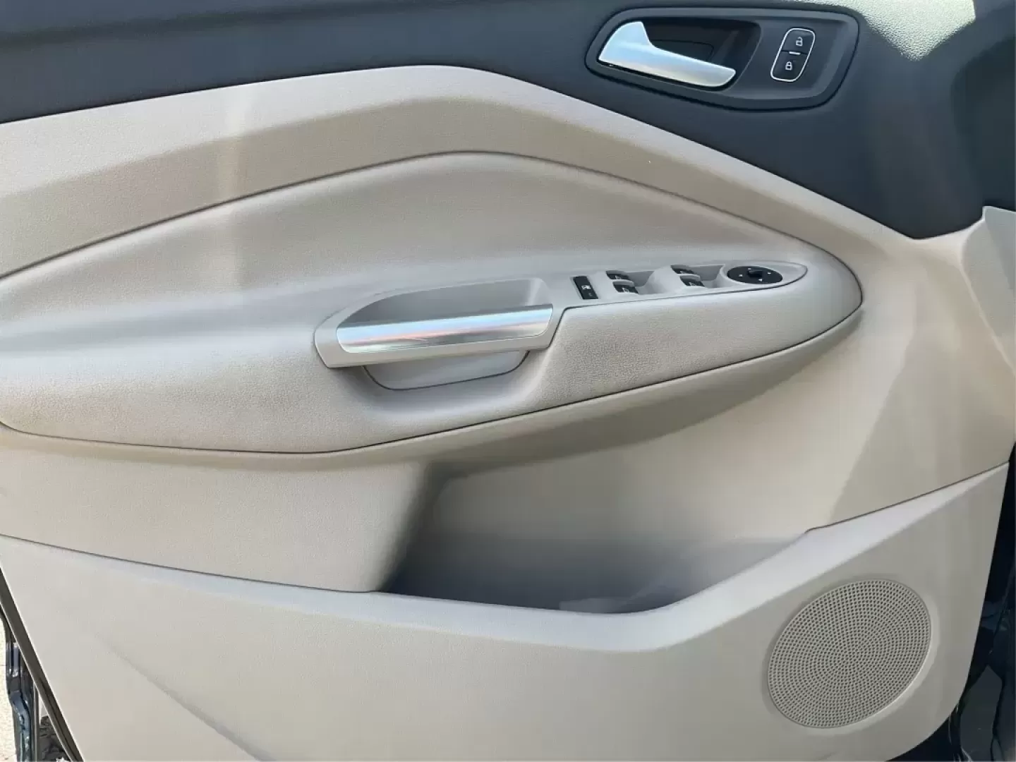 2017 Ford Escape SE (1FMCU0G9XHU) with an EcoBoost 1.5L I-4 gasoline direct injection engine, located at 4508 South Dixie Dr, Moraine, OH, 45439, (937) 908-9800, 39.689976, -84.218452 - Photo#17