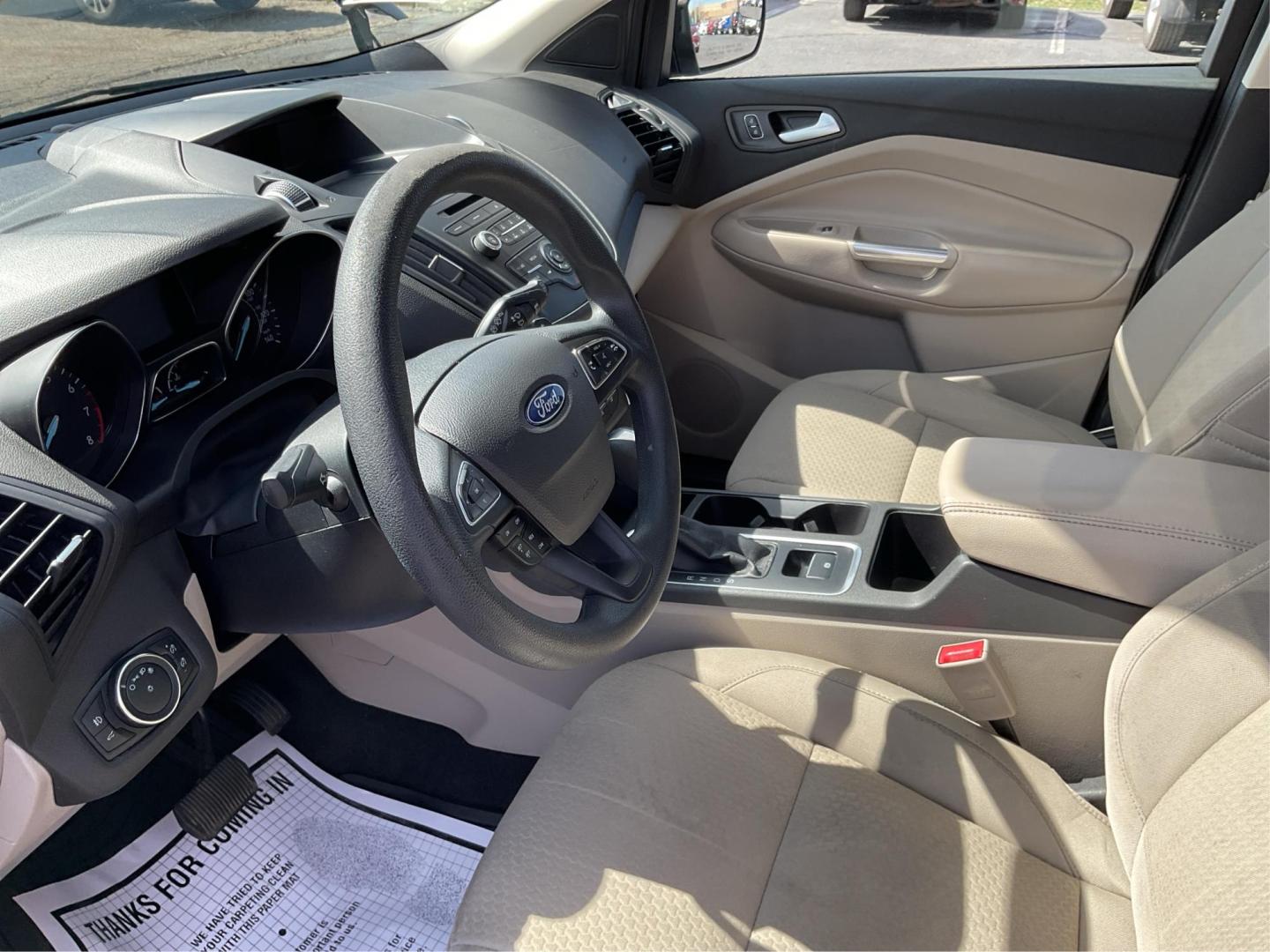 2017 Ford Escape SE (1FMCU0G9XHU) with an EcoBoost 1.5L I-4 gasoline direct injection engine, located at 4508 South Dixie Dr, Moraine, OH, 45439, (937) 908-9800, 39.689976, -84.218452 - 2017 Ford Escape SE - Photo#8