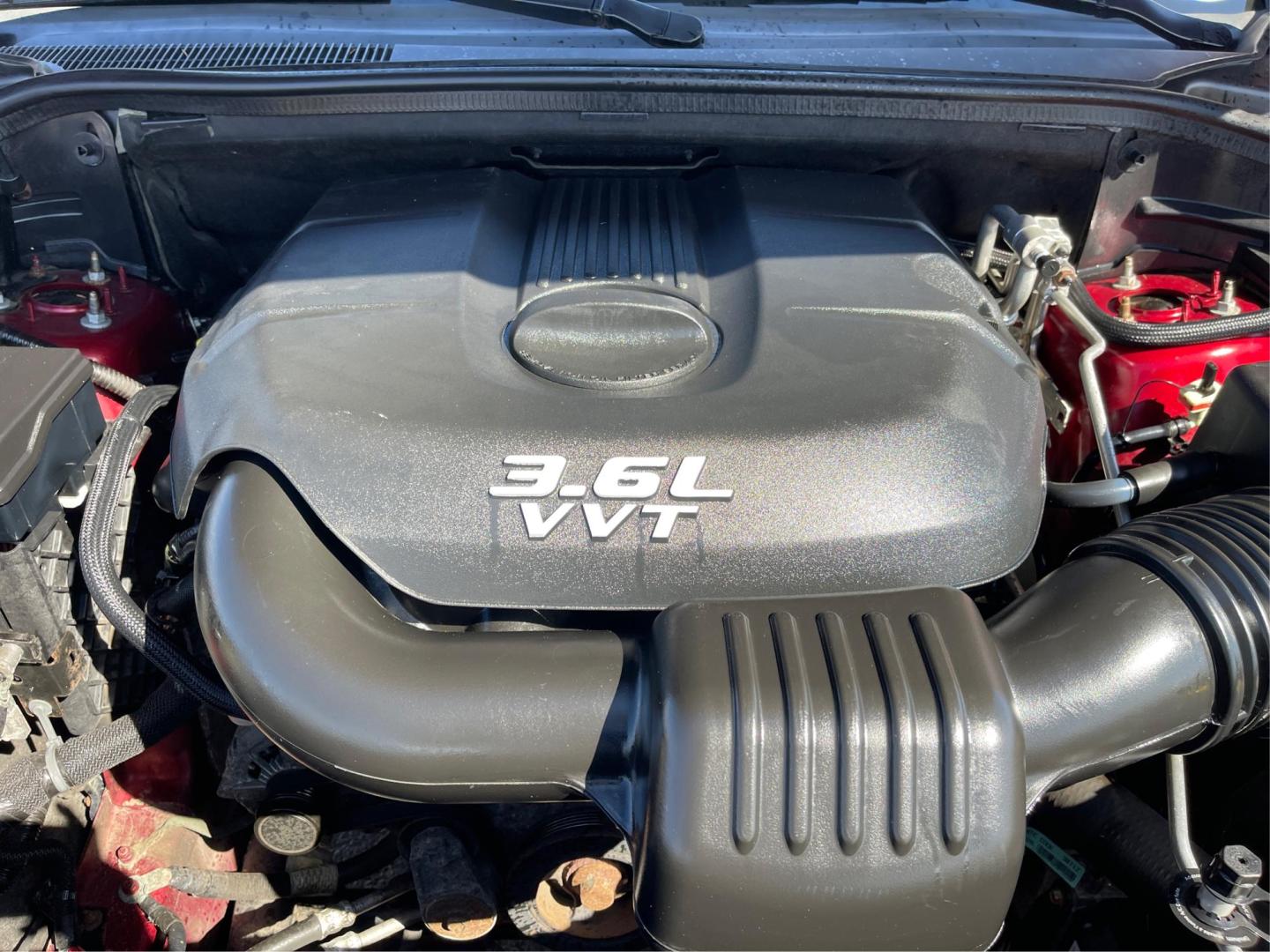 2014 Jeep Grand Cherokee Limited (1C4RJFBG5EC) with an 3.6L V-6 DOHC engine, located at 880 E. National Road, Vandalia, OH, 45377, (937) 908-9800, 39.891918, -84.183594 - Photo#10