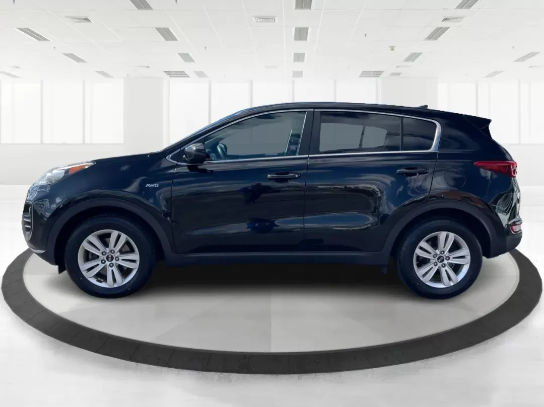 2019 Kia Sportage LX (KNDPMCACXK7) with an Theta II 2.4L I-4 gasoline direct injection engine, located at 8750 N County Rd 25A, Piqua, OH, 45356, (937) 908-9800, 40.164391, -84.232513 - Photo#5