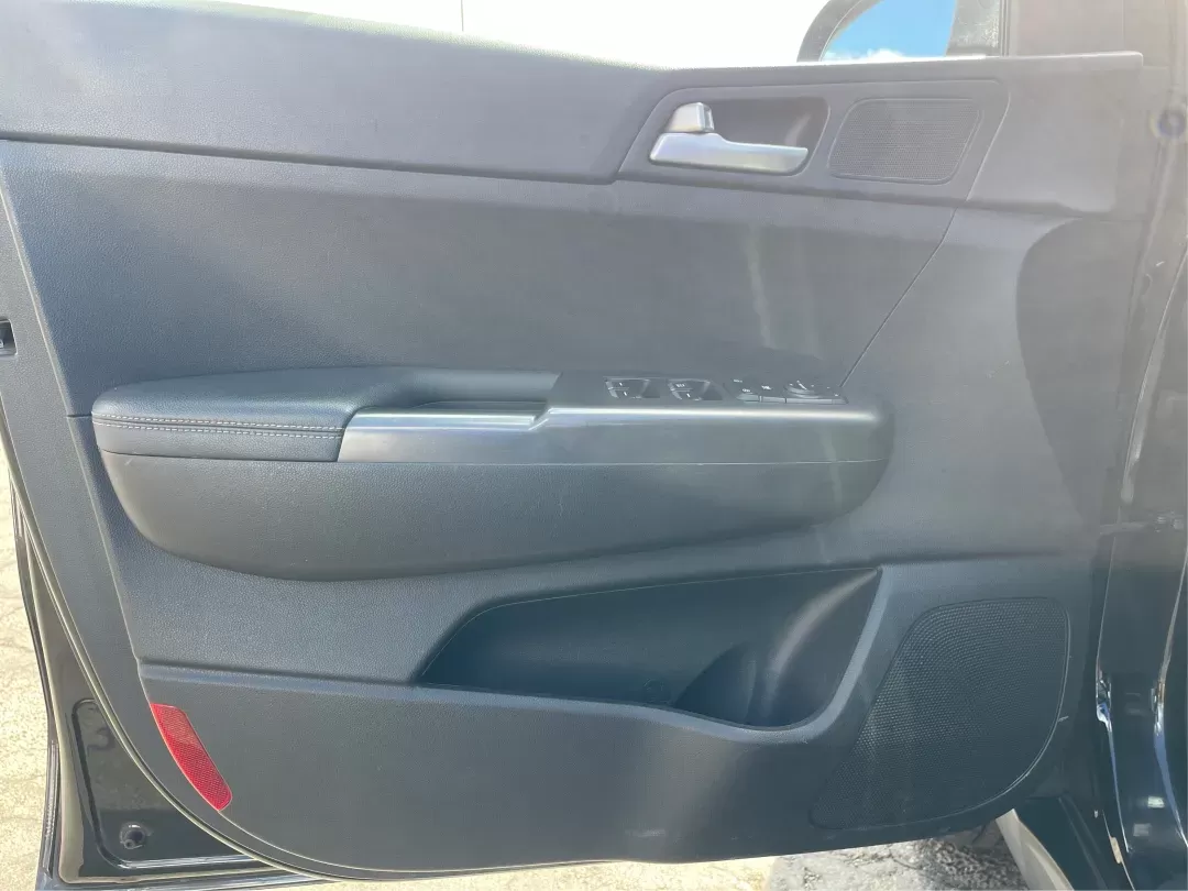 2019 Kia Sportage LX (KNDPMCACXK7) with an Theta II 2.4L I-4 gasoline direct injection engine, located at 8750 N County Rd 25A, Piqua, OH, 45356, (937) 908-9800, 40.164391, -84.232513 - Photo#17