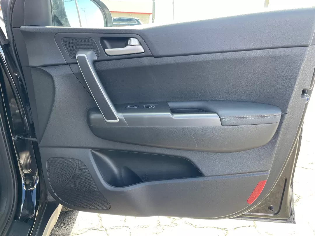 2019 Kia Sportage LX (KNDPMCACXK7) with an Theta II 2.4L I-4 gasoline direct injection engine, located at 8750 N County Rd 25A, Piqua, OH, 45356, (937) 908-9800, 40.164391, -84.232513 - Photo#18