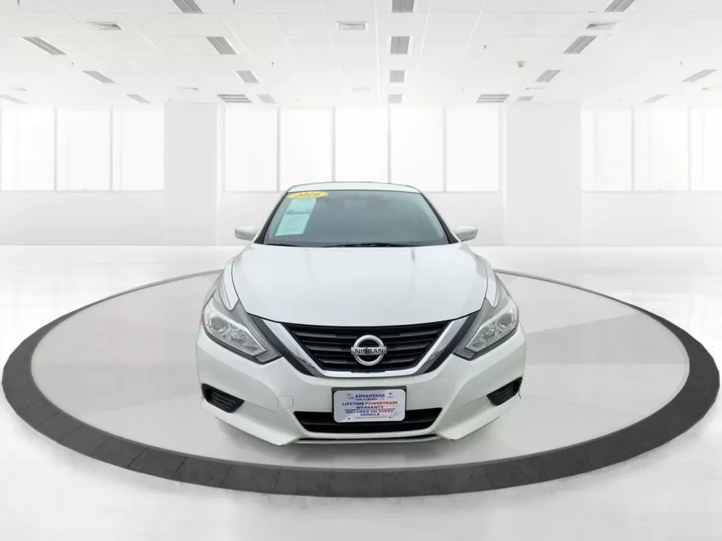 2016 Nissan Altima 2.5 S (1N4AL3AP7GN) with an 2.5L I-4 DOHC engine, located at 1951 S Dayton Lakeview Rd., New Carlisle, OH, 45344, (937) 908-9800, 39.890999, -84.050255 - Photo#6
