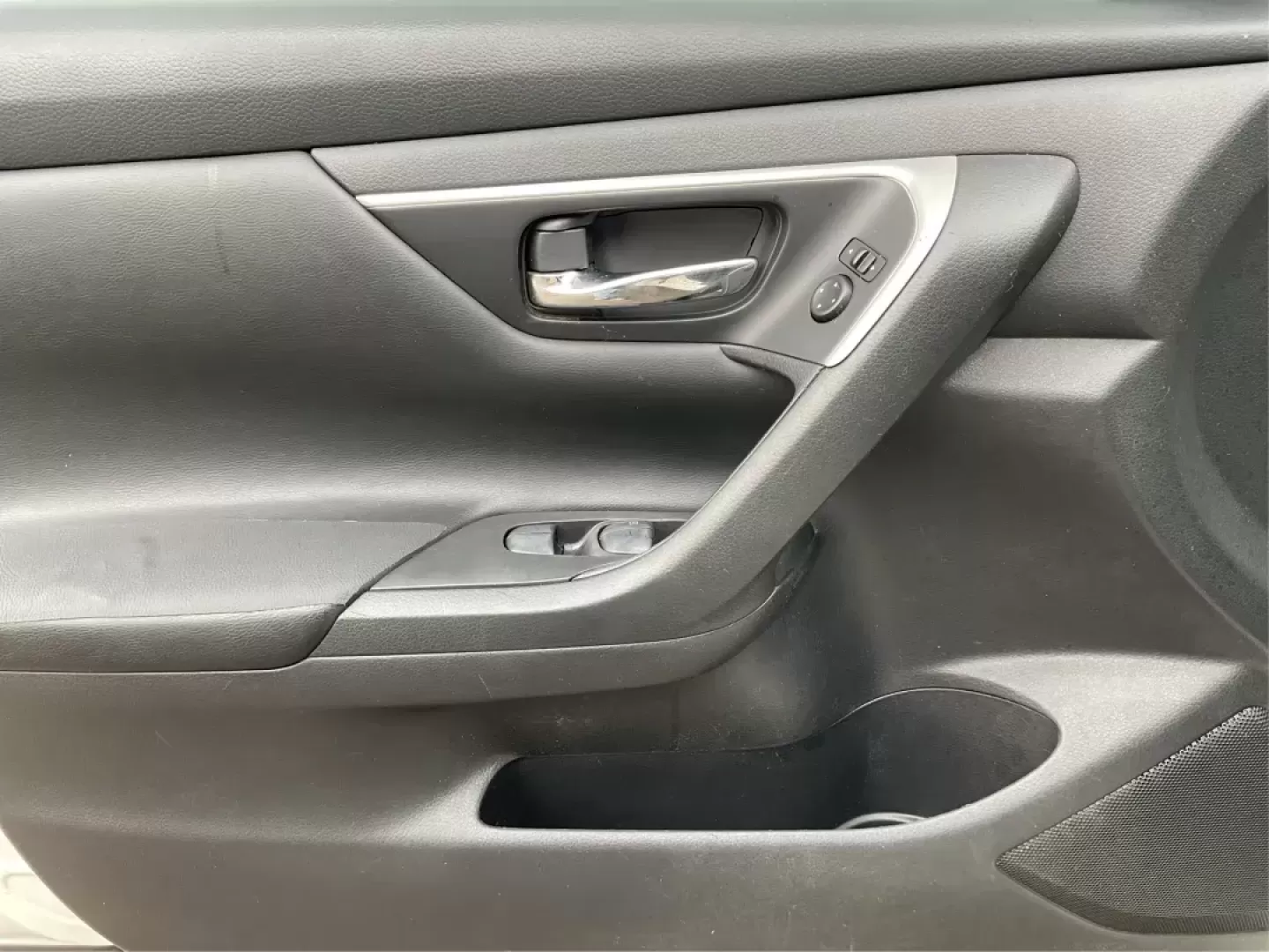 2016 Nissan Altima 2.5 S (1N4AL3AP7GN) with an 2.5L I-4 DOHC engine, located at 1951 S Dayton Lakeview Rd., New Carlisle, OH, 45344, (937) 908-9800, 39.890999, -84.050255 - Photo#16
