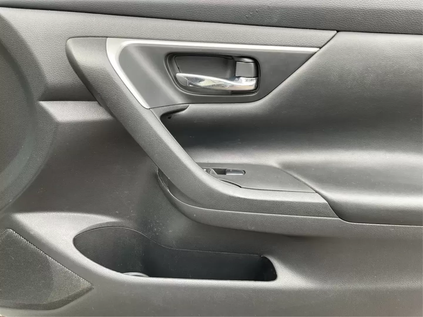2016 Nissan Altima 2.5 S (1N4AL3AP7GN) with an 2.5L I-4 DOHC engine, located at 1951 S Dayton Lakeview Rd., New Carlisle, OH, 45344, (937) 908-9800, 39.890999, -84.050255 - Photo#17