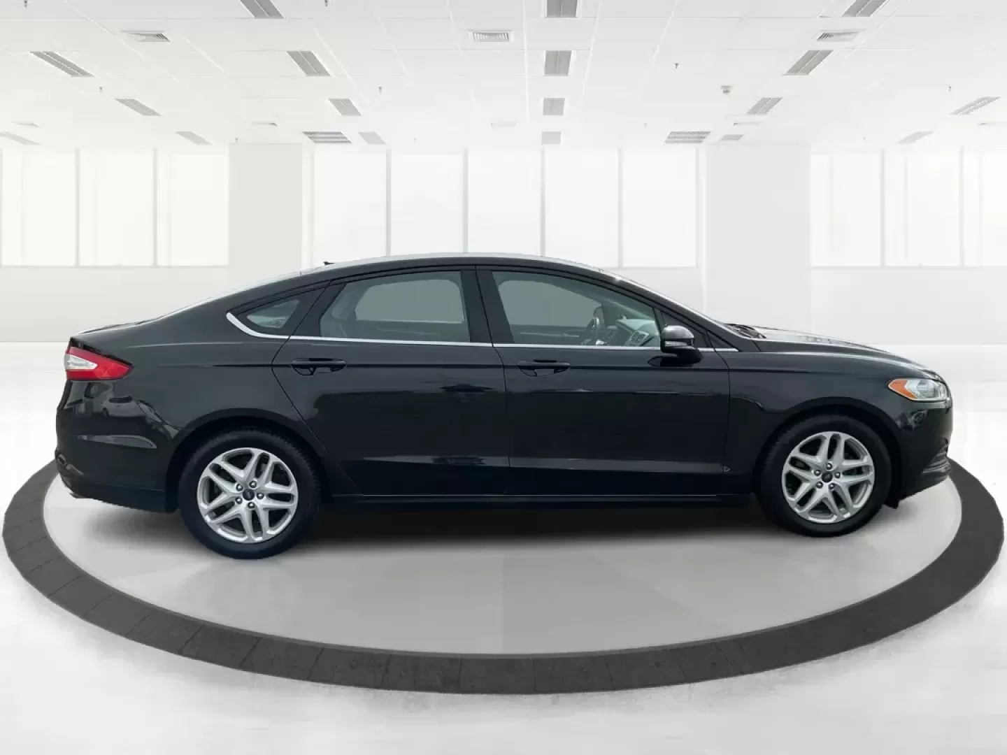 2014 Ford Fusion SE (3FA6P0H79ER) with an Duratec 2.5L I-4 DOHC engine, located at 1951 S Dayton Lakeview Rd., New Carlisle, OH, 45344, (937) 908-9800, 39.890999, -84.050255 - Photo#1