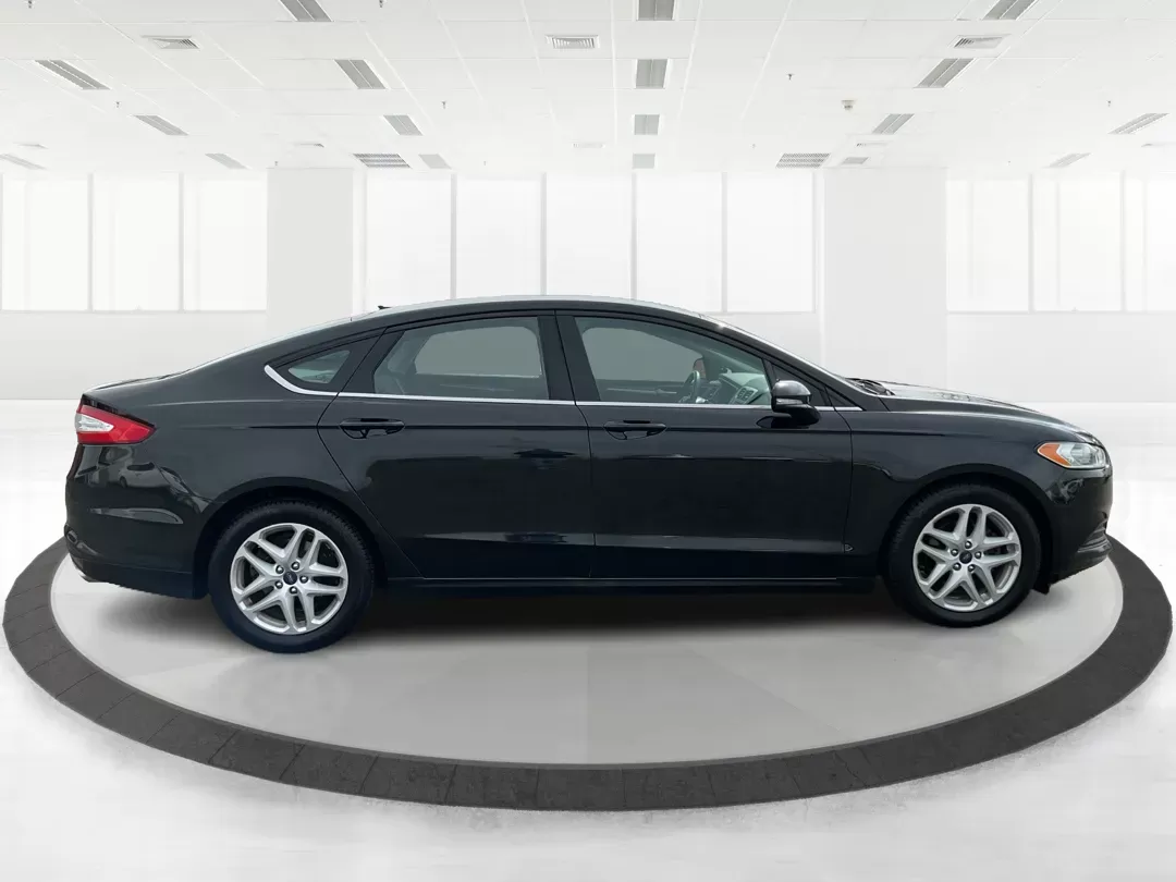 photo of 2014 Ford Fusion SE