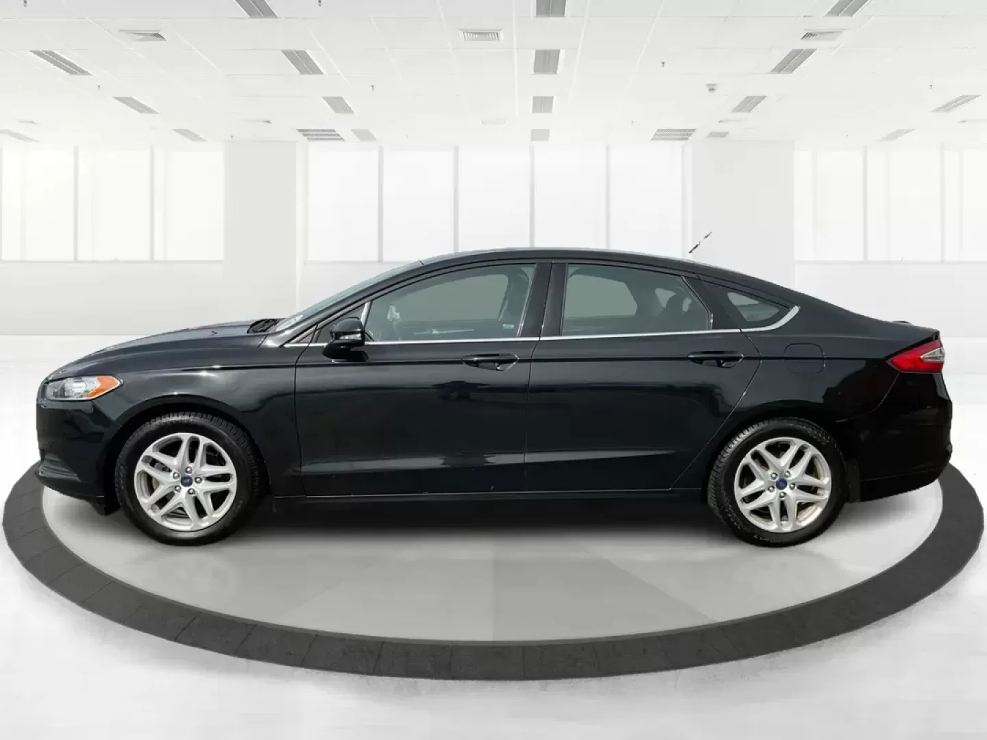 2014 Ford Fusion SE (3FA6P0H79ER) with an Duratec 2.5L I-4 DOHC engine, located at 1951 S Dayton Lakeview Rd., New Carlisle, OH, 45344, (937) 908-9800, 39.890999, -84.050255 - Photo#5