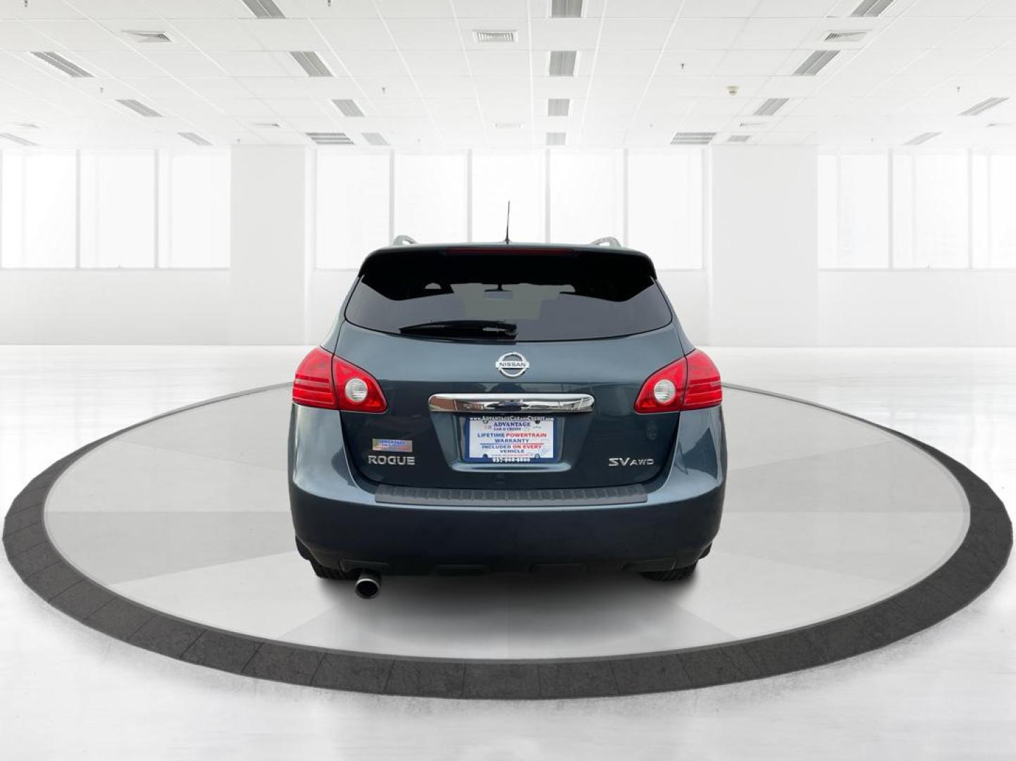2013 Nissan Rogue SV (JN8AS5MV7DW) with an 2.5L I-4 DOHC engine, located at 1230 East Main St, Xenia, OH, 45385, (937) 908-9800, 39.688026, -83.910172 - Photo#3